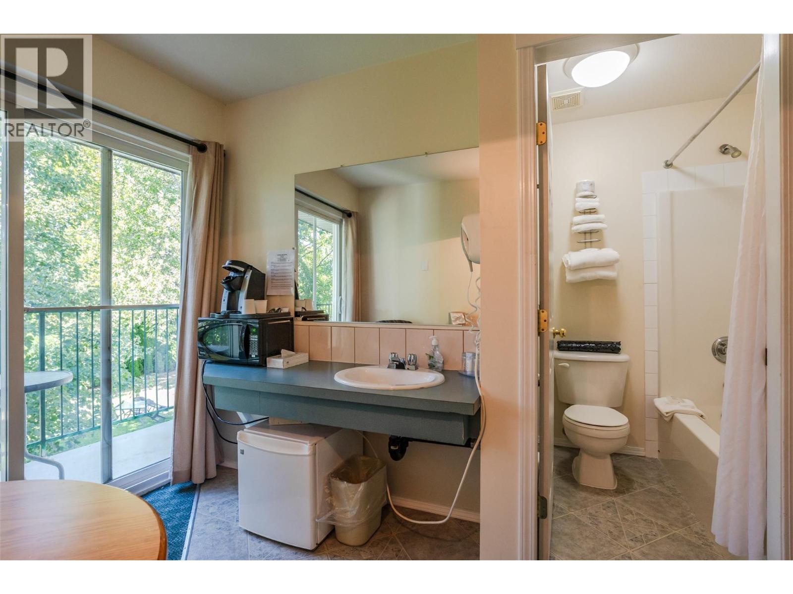 2107 Tait Street, Summerland, British Columbia  V0H 1Z4 - Photo 13 - 10371650