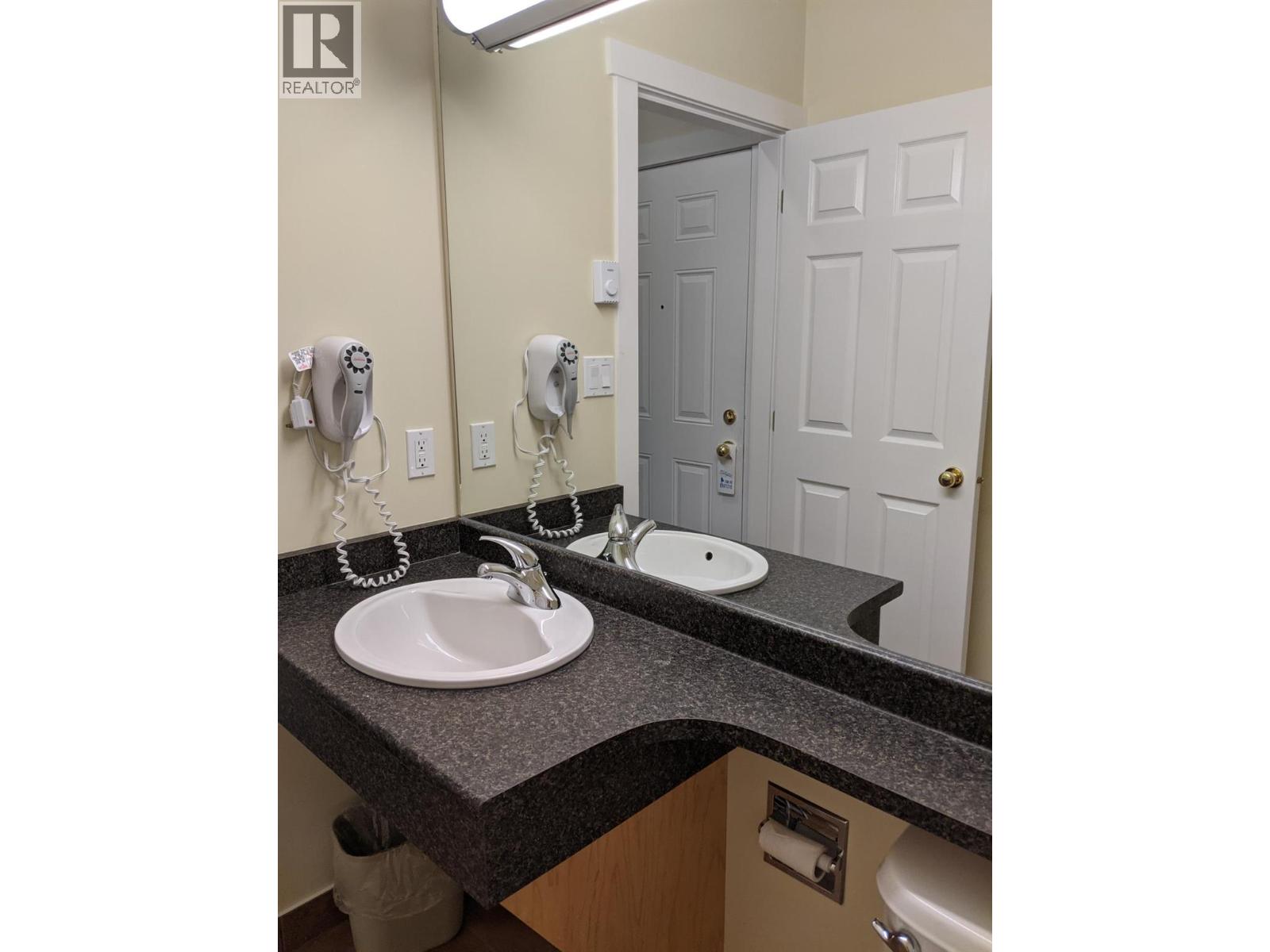 6203 Willow Avenue, Summerland, British Columbia  V0H 1Z4 - Photo 15 - 10371641