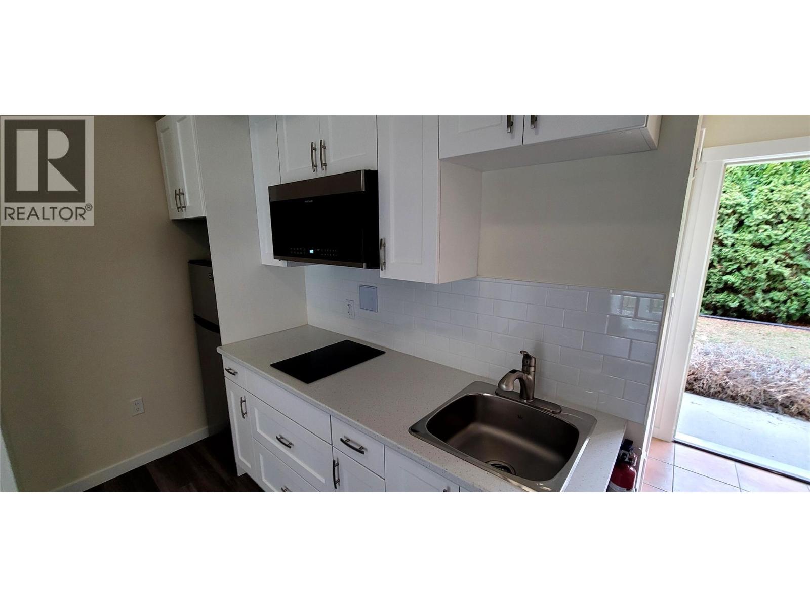 6203 Willow Avenue, Summerland, British Columbia  V0H 1Z4 - Photo 8 - 10371641