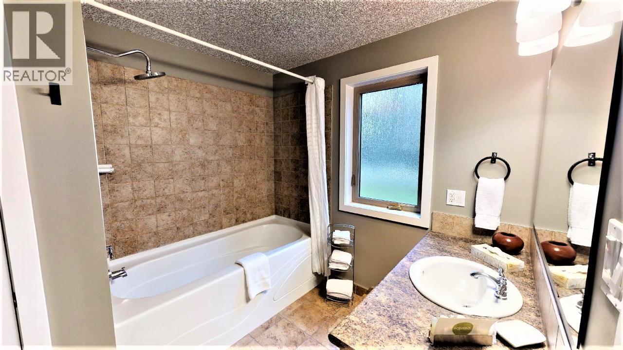 400 Bighorn Boulevard Unit# 416 D, Radium Hot Springs, British Columbia  V0A 1M0 - Photo 21 - 10371616