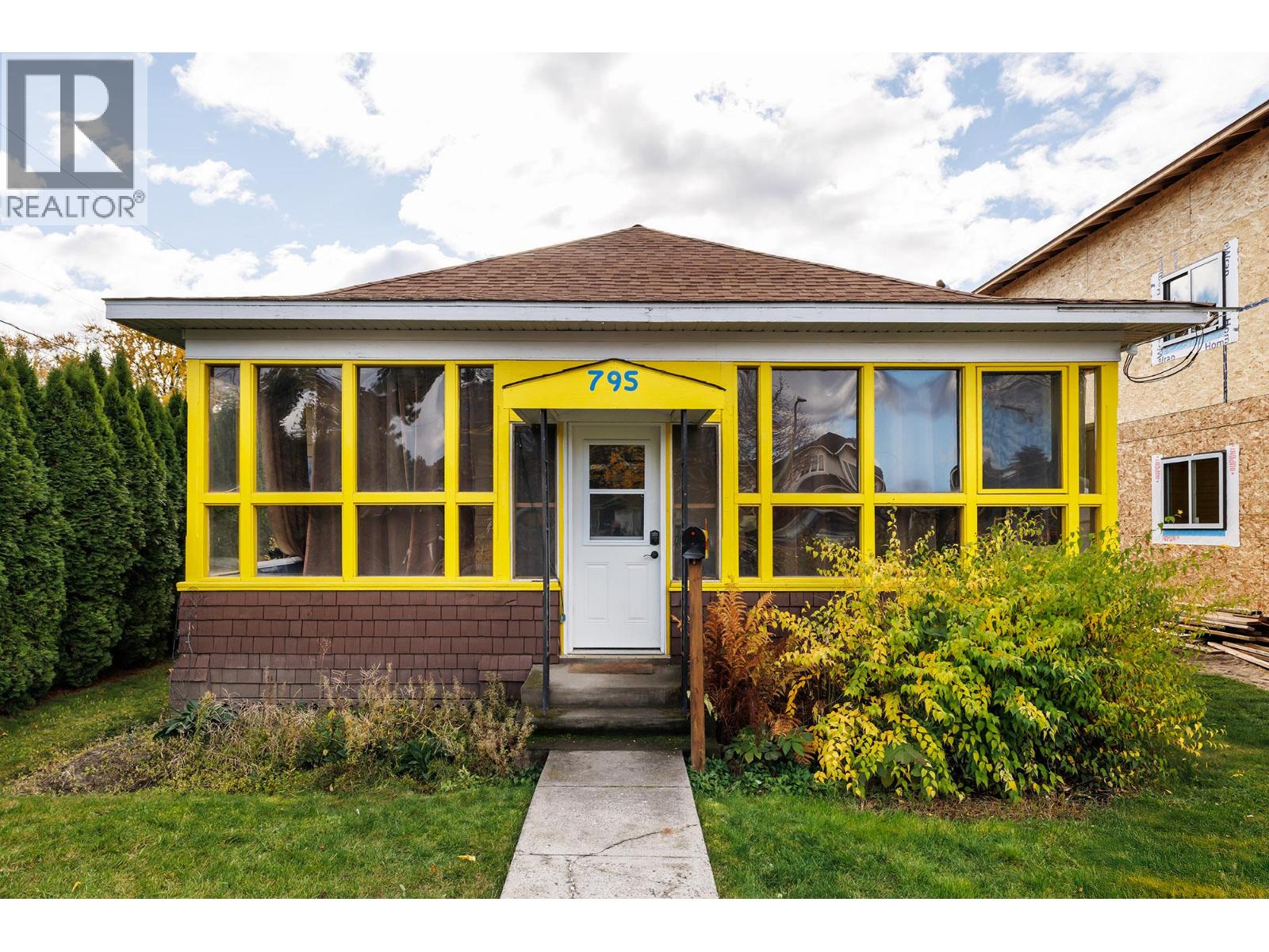 795 Lawson Avenue, Kelowna, British Columbia  V1Y 6S9 - Photo 2 - 10371805