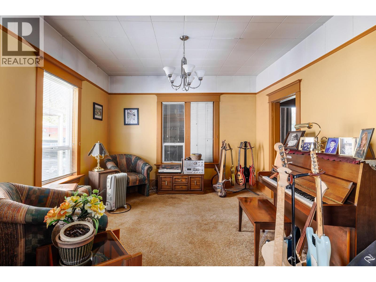 795 Lawson Avenue, Kelowna, British Columbia  V1Y 6S9 - Photo 4 - 10371805
