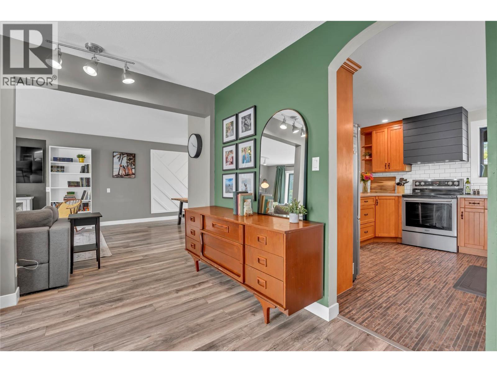 10816 Victoria Road S, Summerland, British Columbia  V0H 1Z0 - Photo 5 - 10371764