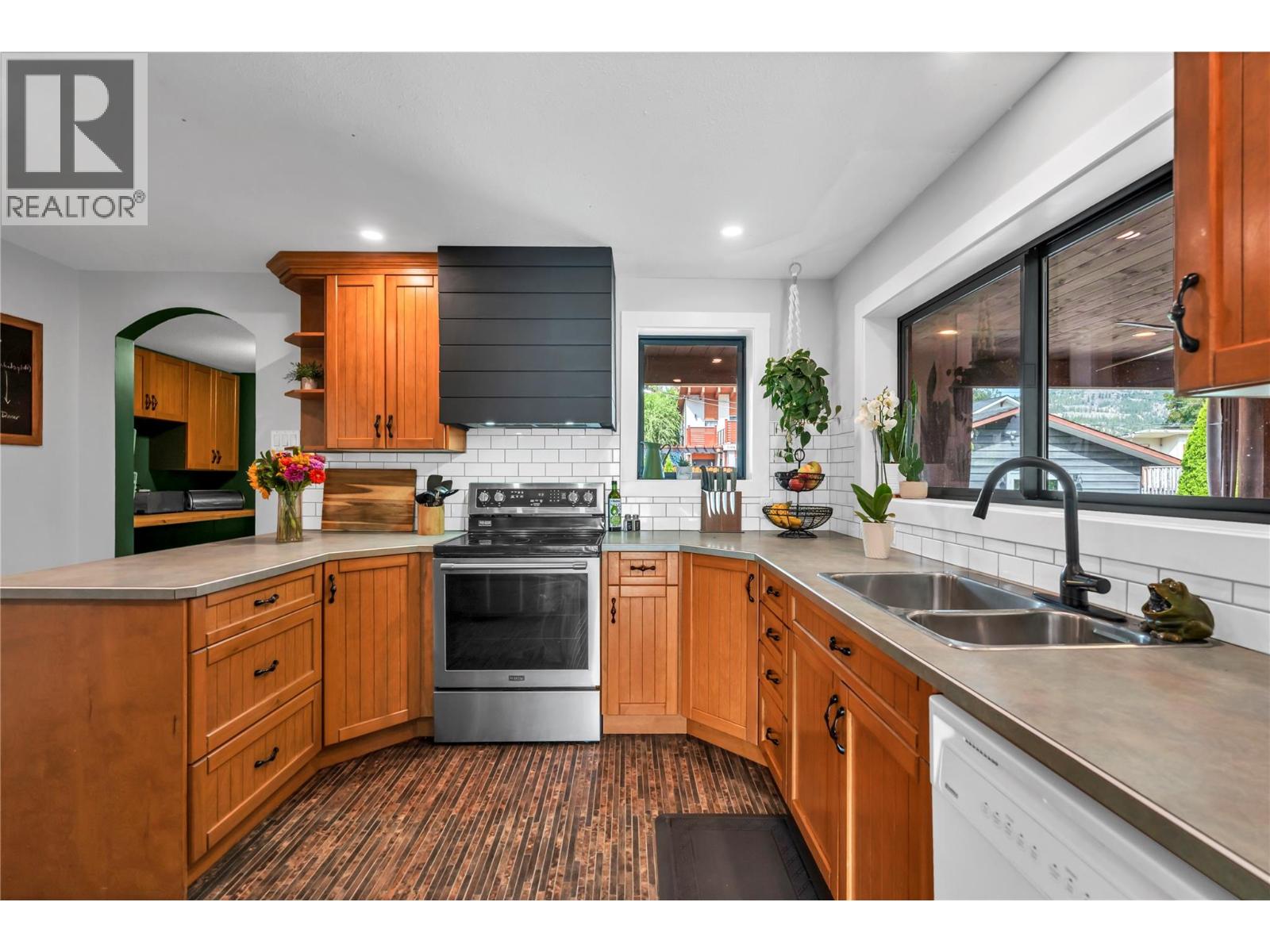 10816 Victoria Road S, Summerland, British Columbia  V0H 1Z0 - Photo 6 - 10371764