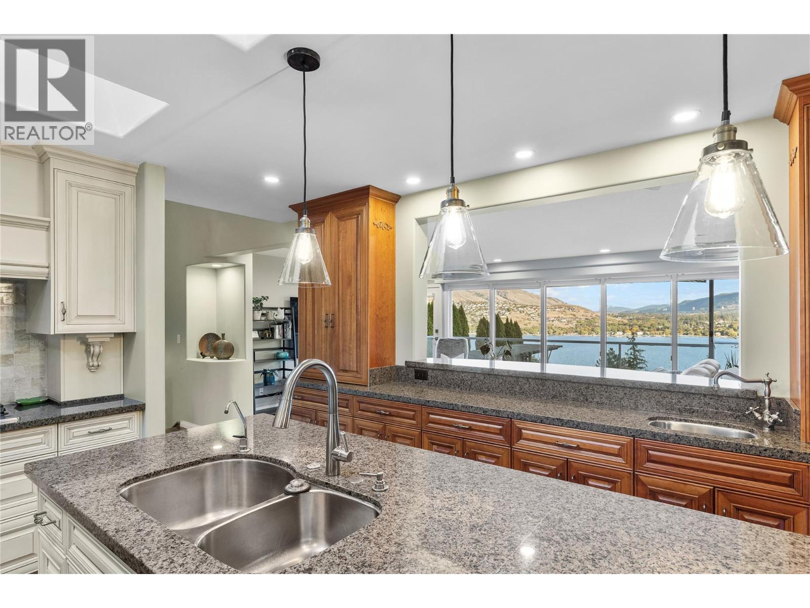 13709 Nash Drive, Coldstream, British Columbia  V1B 1X9 - Photo 14 - 10371825