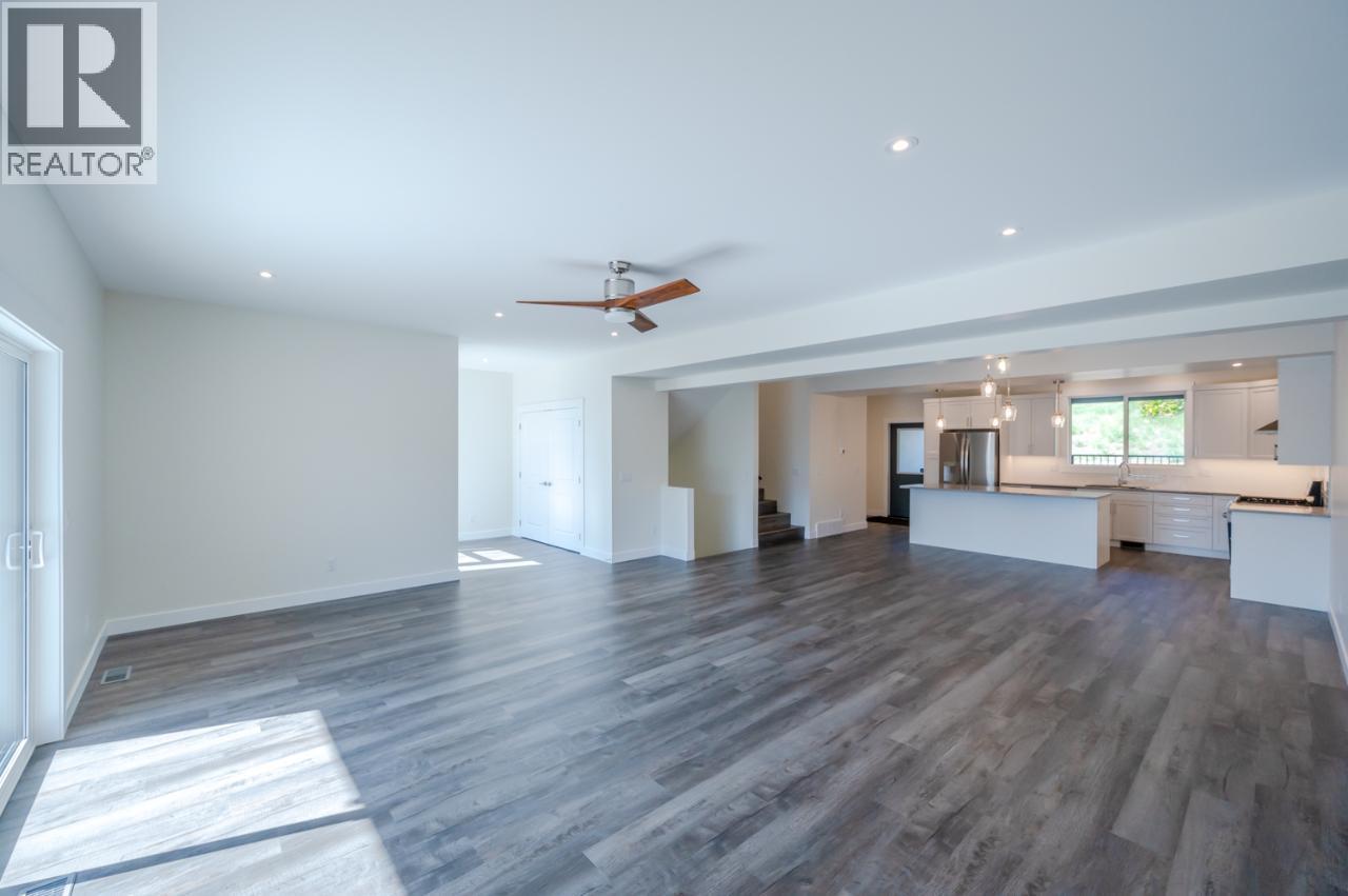 6380 Okanagan Street, Oliver, British Columbia  V0H 1T0 - Photo 10 - 10371797