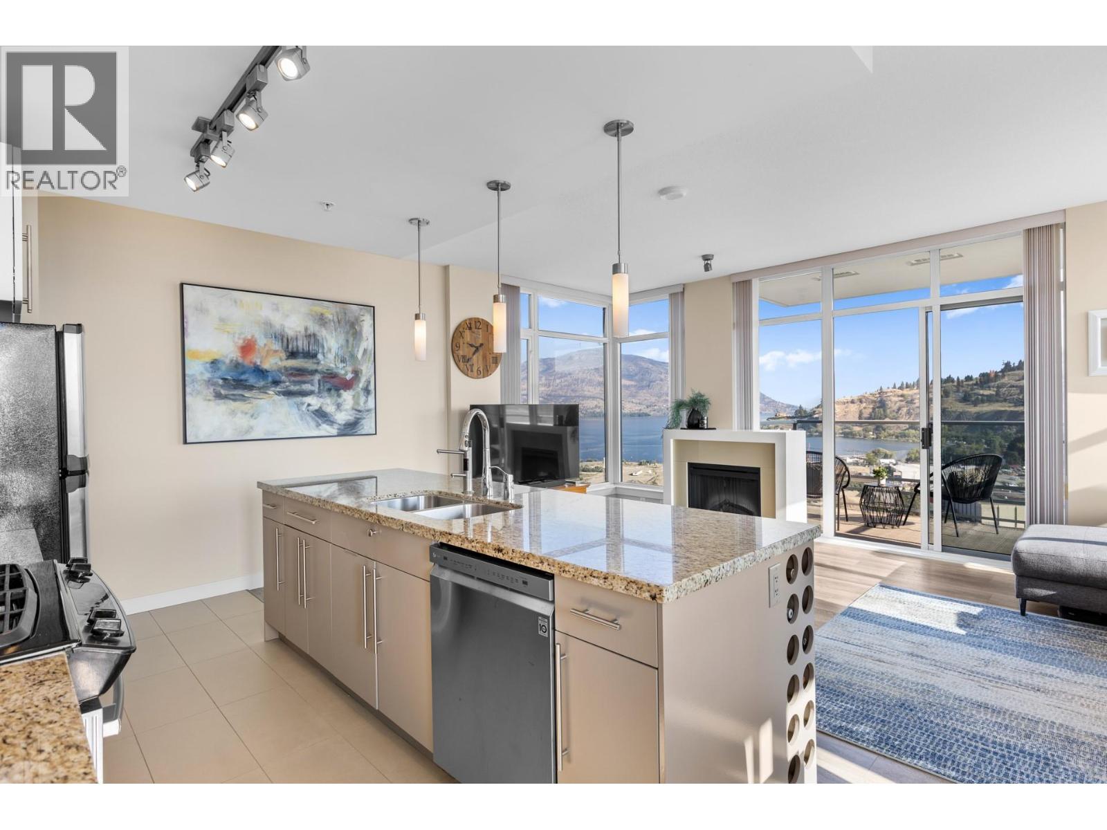 1075 Sunset Drive Unit# 2103, kelowna, British Columbia