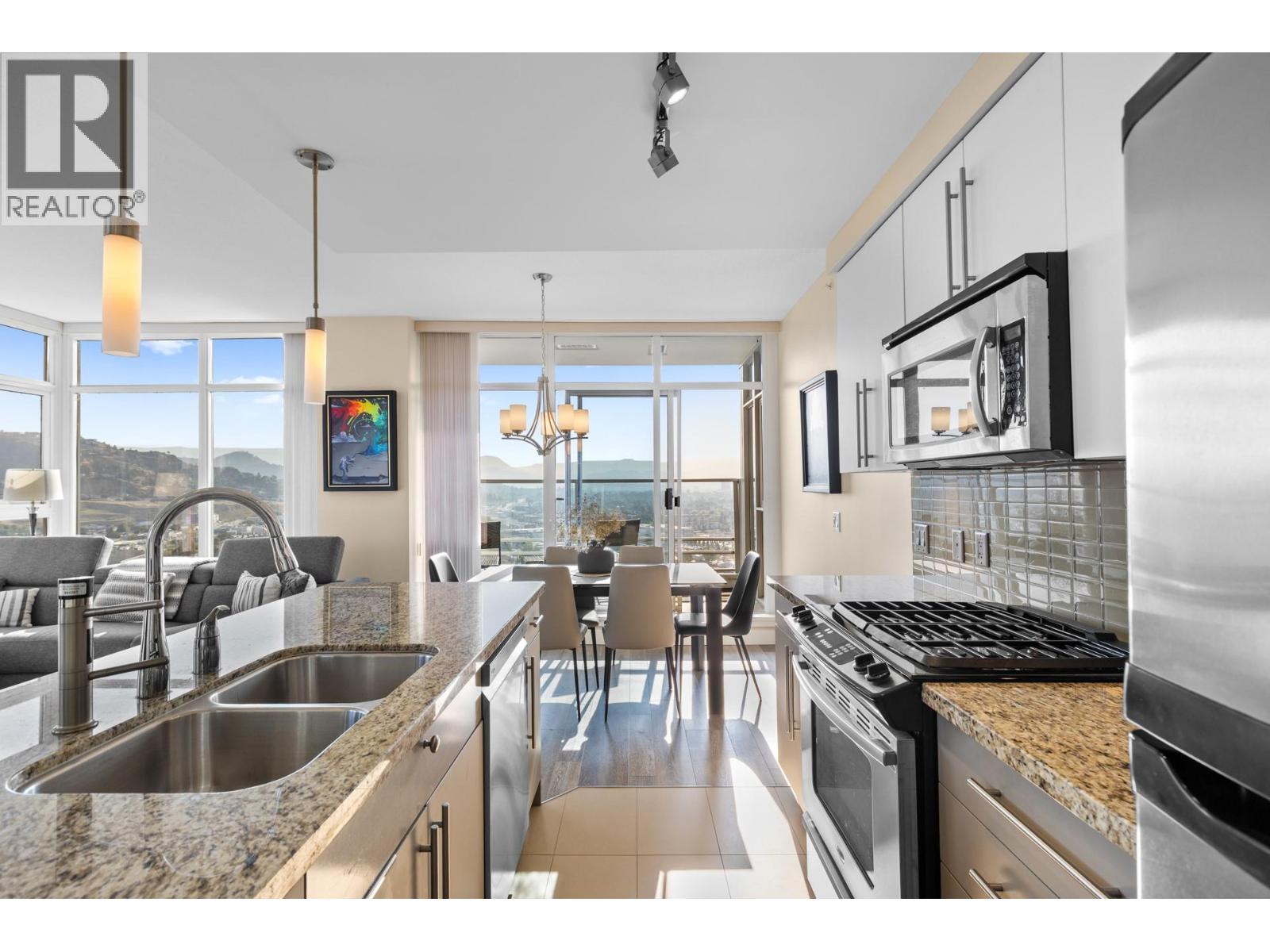 1075 Sunset Drive Unit# 2103, Kelowna, British Columbia  V1Y 9Y9 - Photo 4 - 10371782