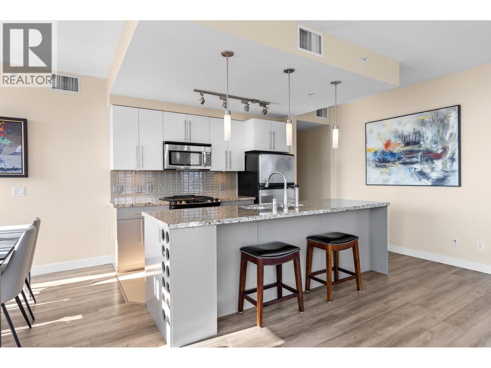 1075 Sunset Drive Unit# 2103, Kelowna, British Columbia  V1Y 9Y9 - Photo 6 - 10371782