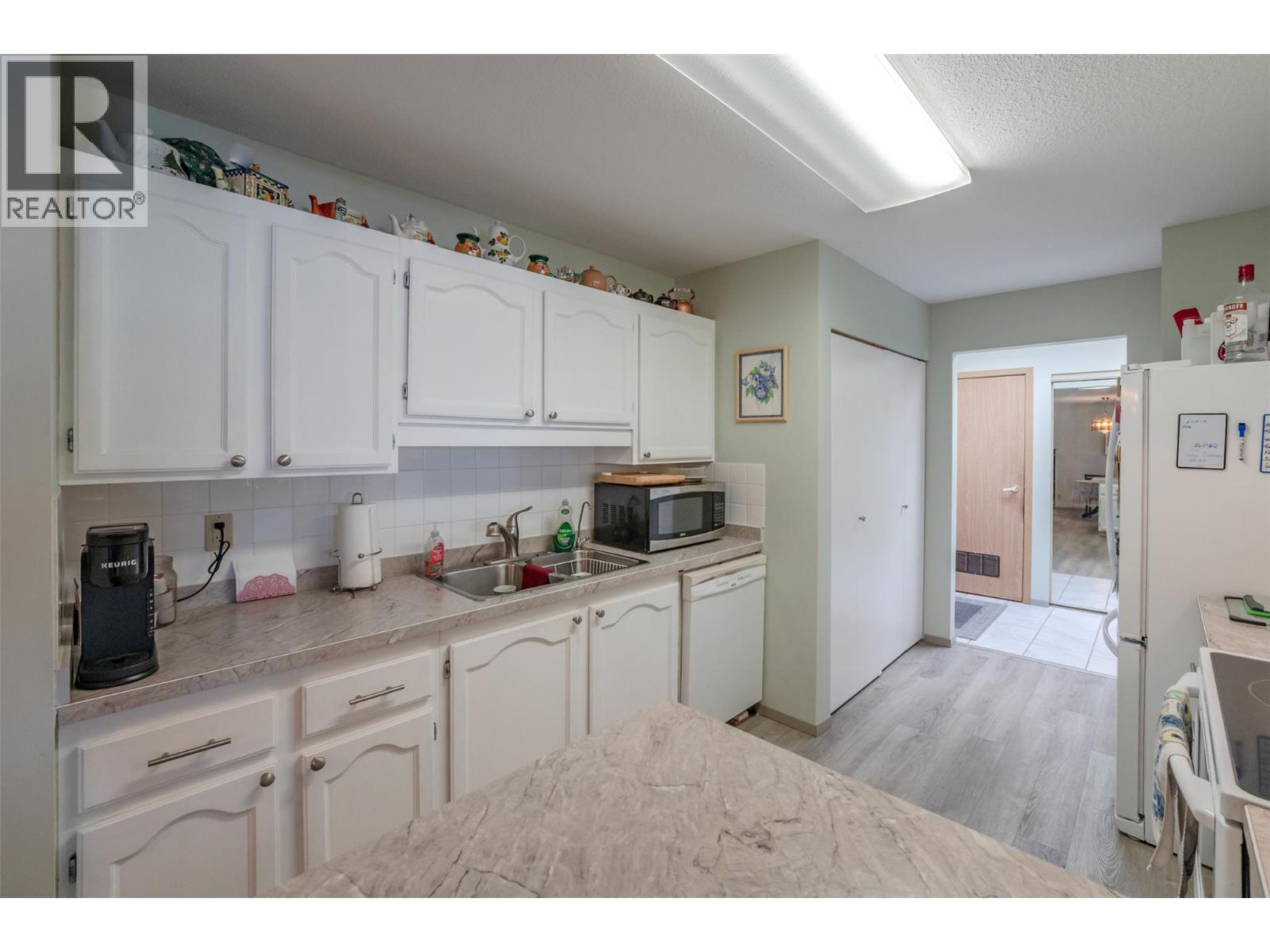 195 Warren Avenue W Unit# 406, Penticton, British Columbia  V2A 3N1 - Photo 5 - 10371922