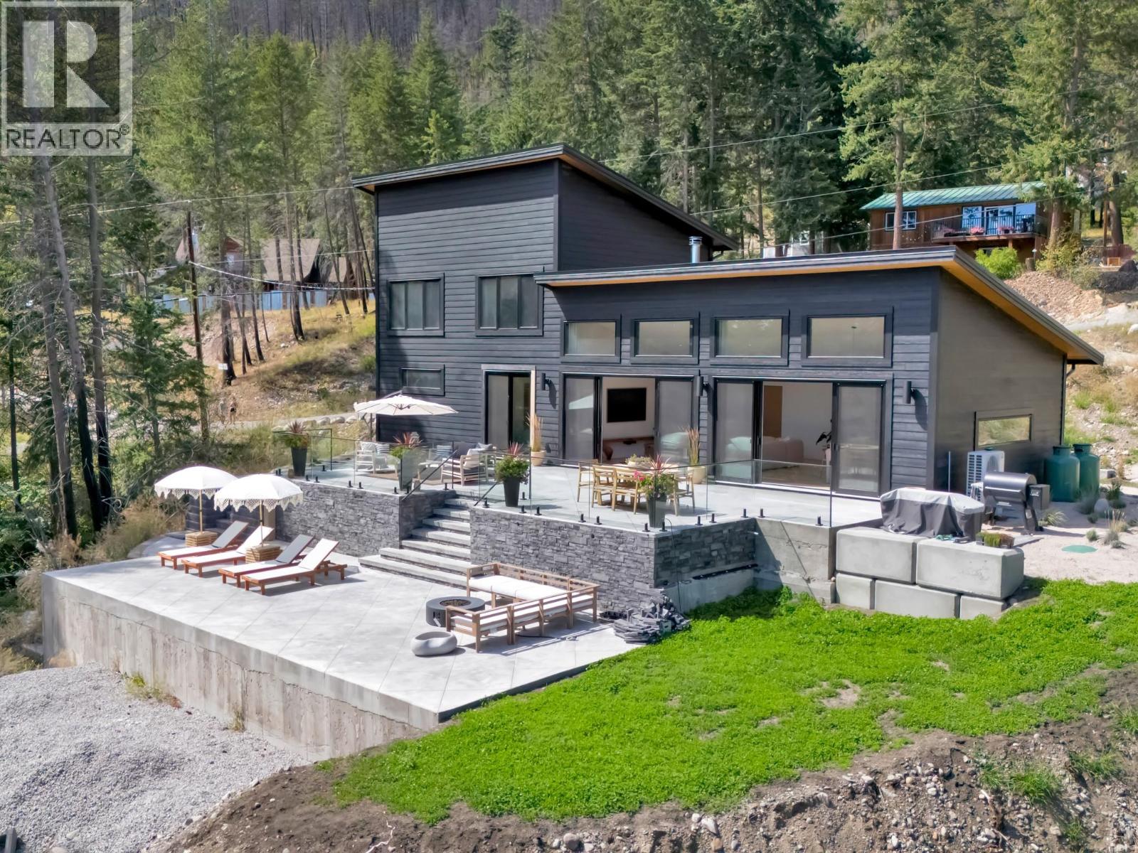9485 Houghton Road, fintry, British Columbia