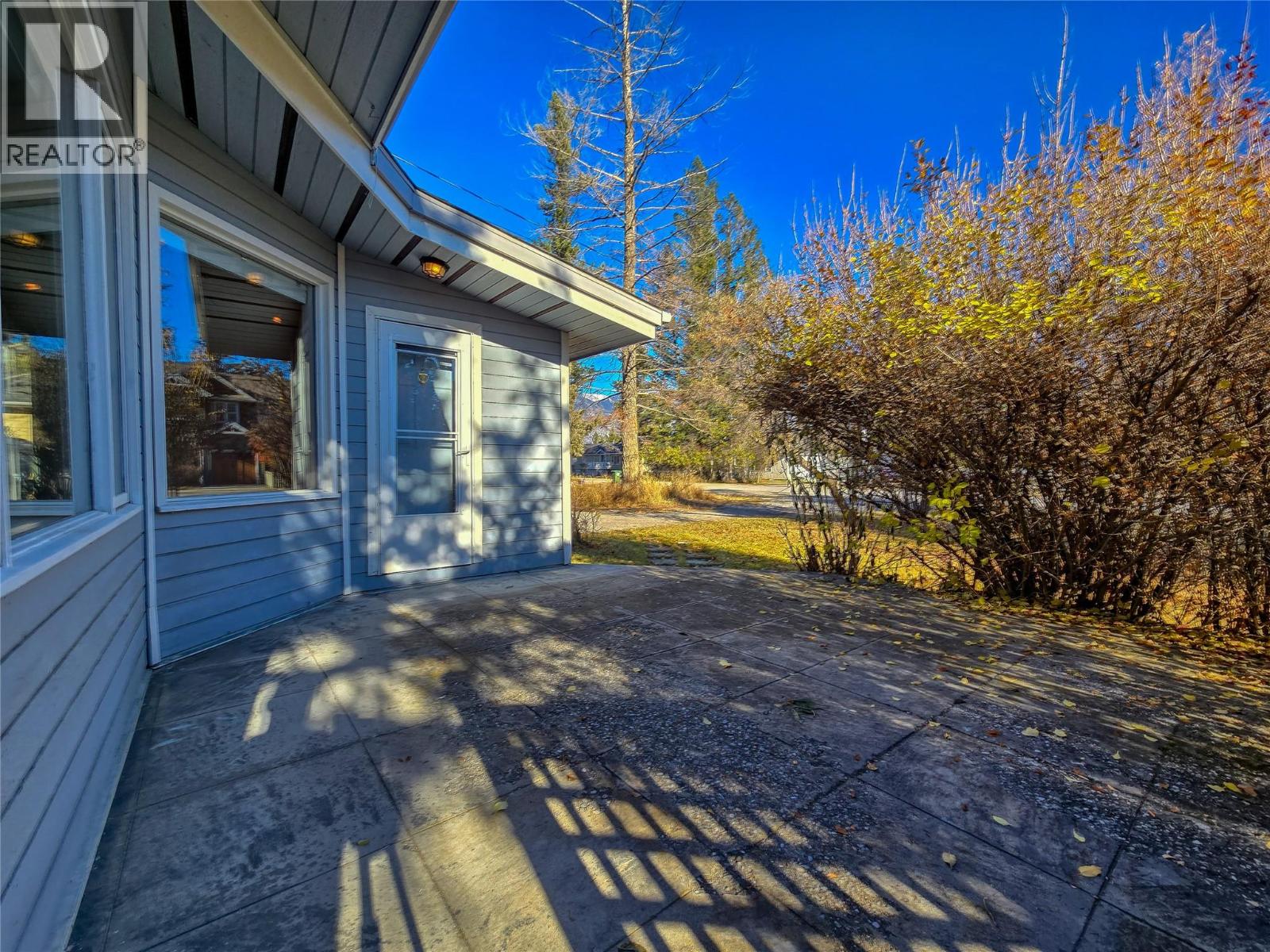 402 12th Avenue, Invermere, British Columbia  V0A 1K0 - Photo 11 - 10371907