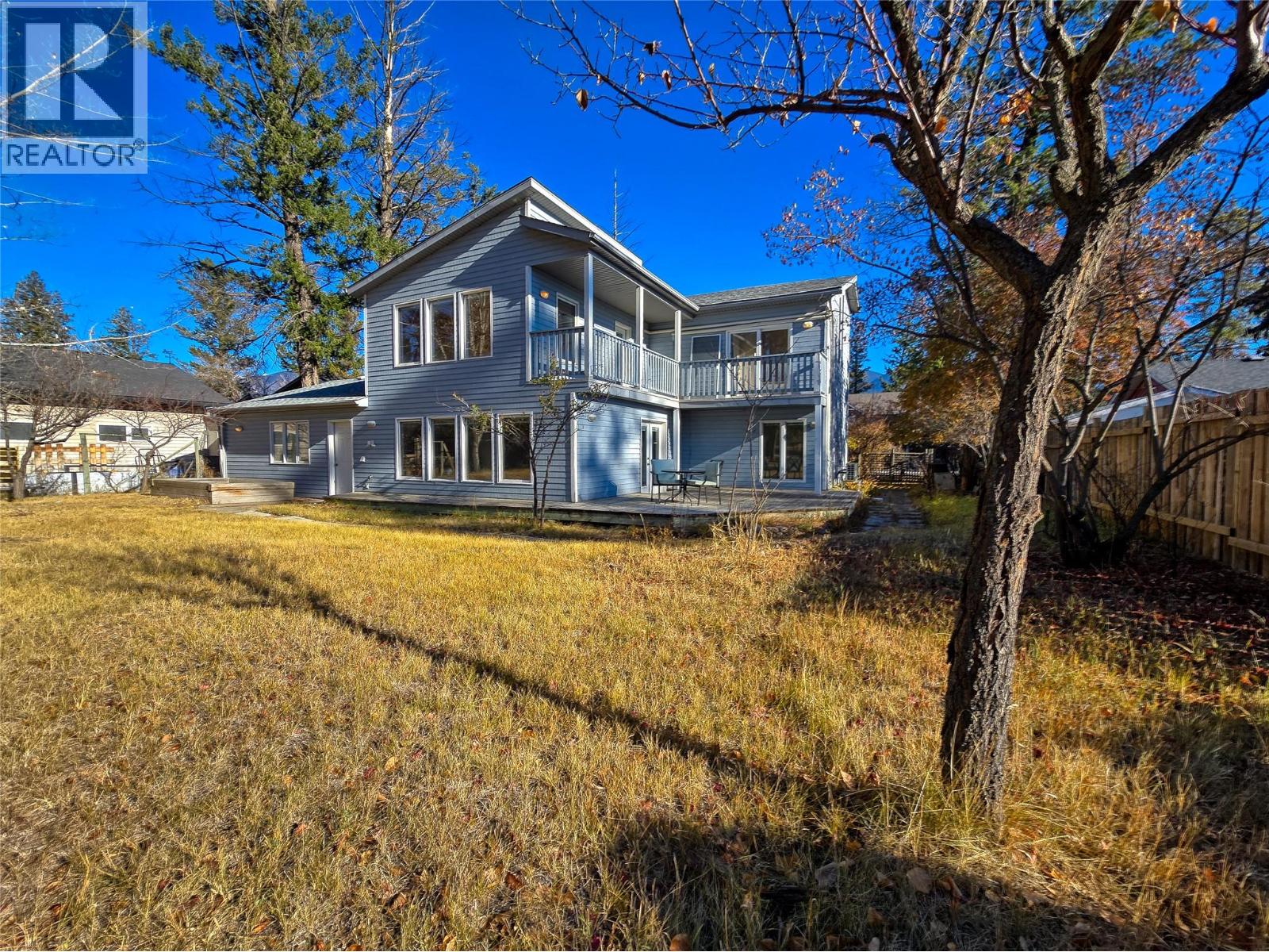 402 12th Avenue, Invermere, British Columbia  V0A 1K0 - Photo 3 - 10371907