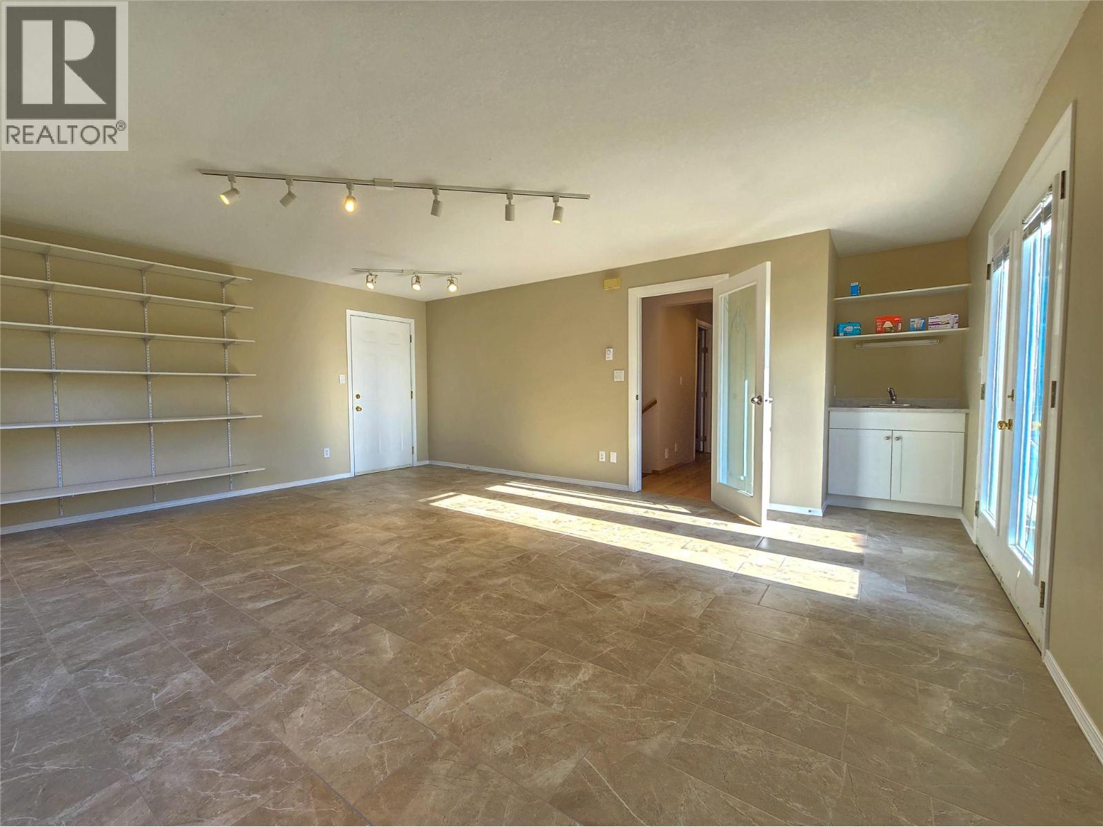402 12th Avenue, Invermere, British Columbia  V0A 1K0 - Photo 46 - 10371907