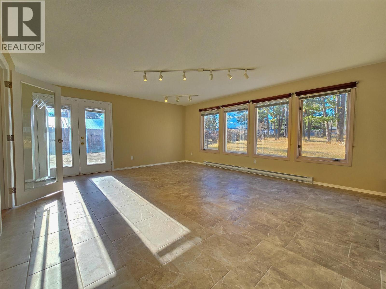402 12th Avenue, Invermere, British Columbia  V0A 1K0 - Photo 47 - 10371907