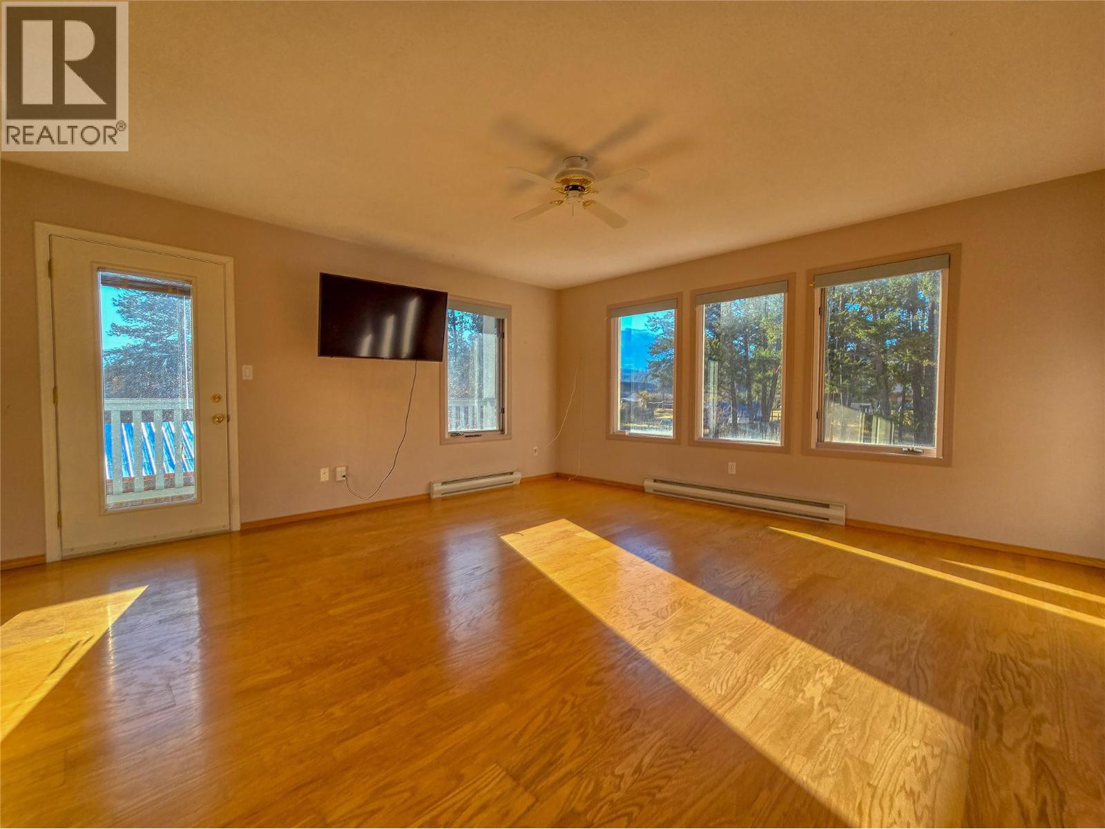 402 12th Avenue, Invermere, British Columbia  V0A 1K0 - Photo 5 - 10371907