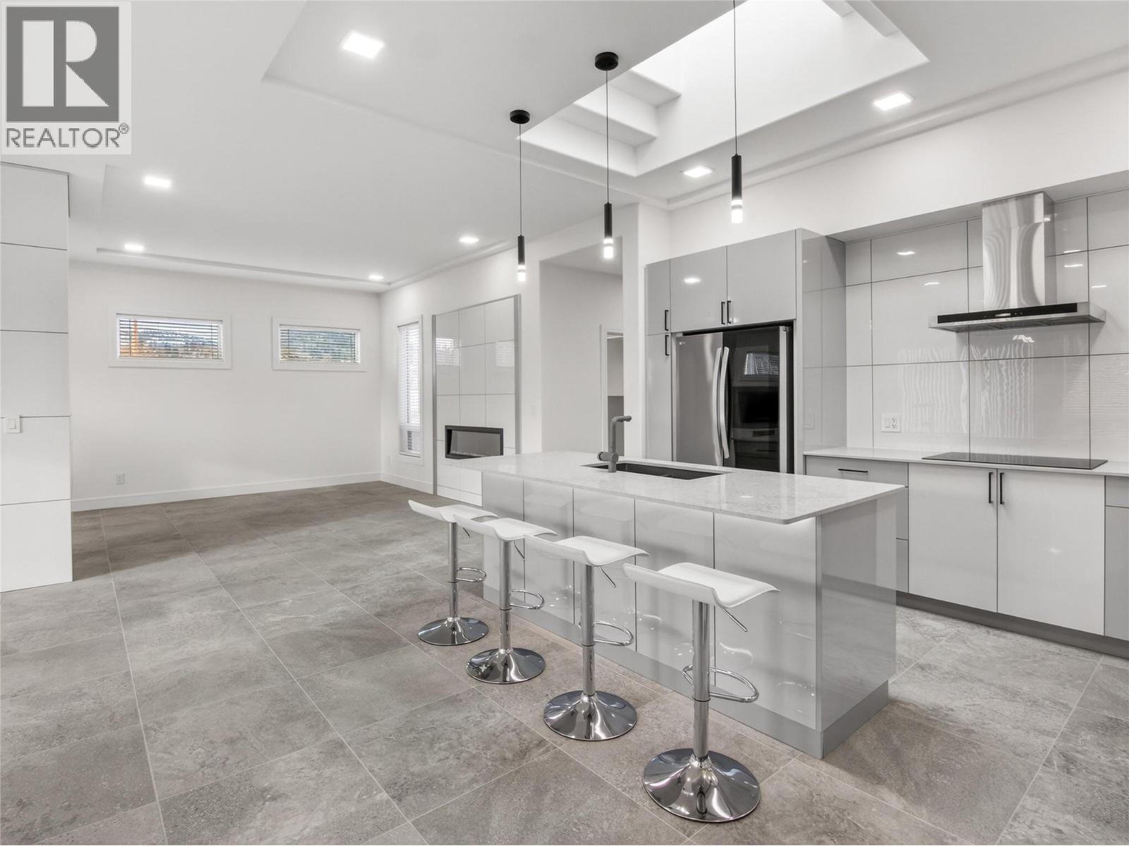 1723 Treffry Place, Summerland, British Columbia  V0H 1Z9 - Photo 5 - 10371530