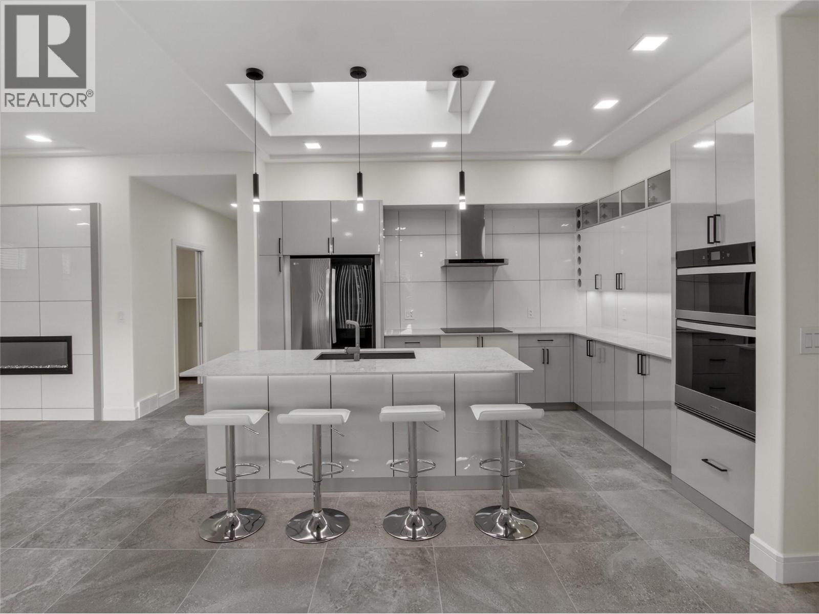 1723 Treffry Place, Summerland, British Columbia  V0H 1Z9 - Photo 6 - 10371530