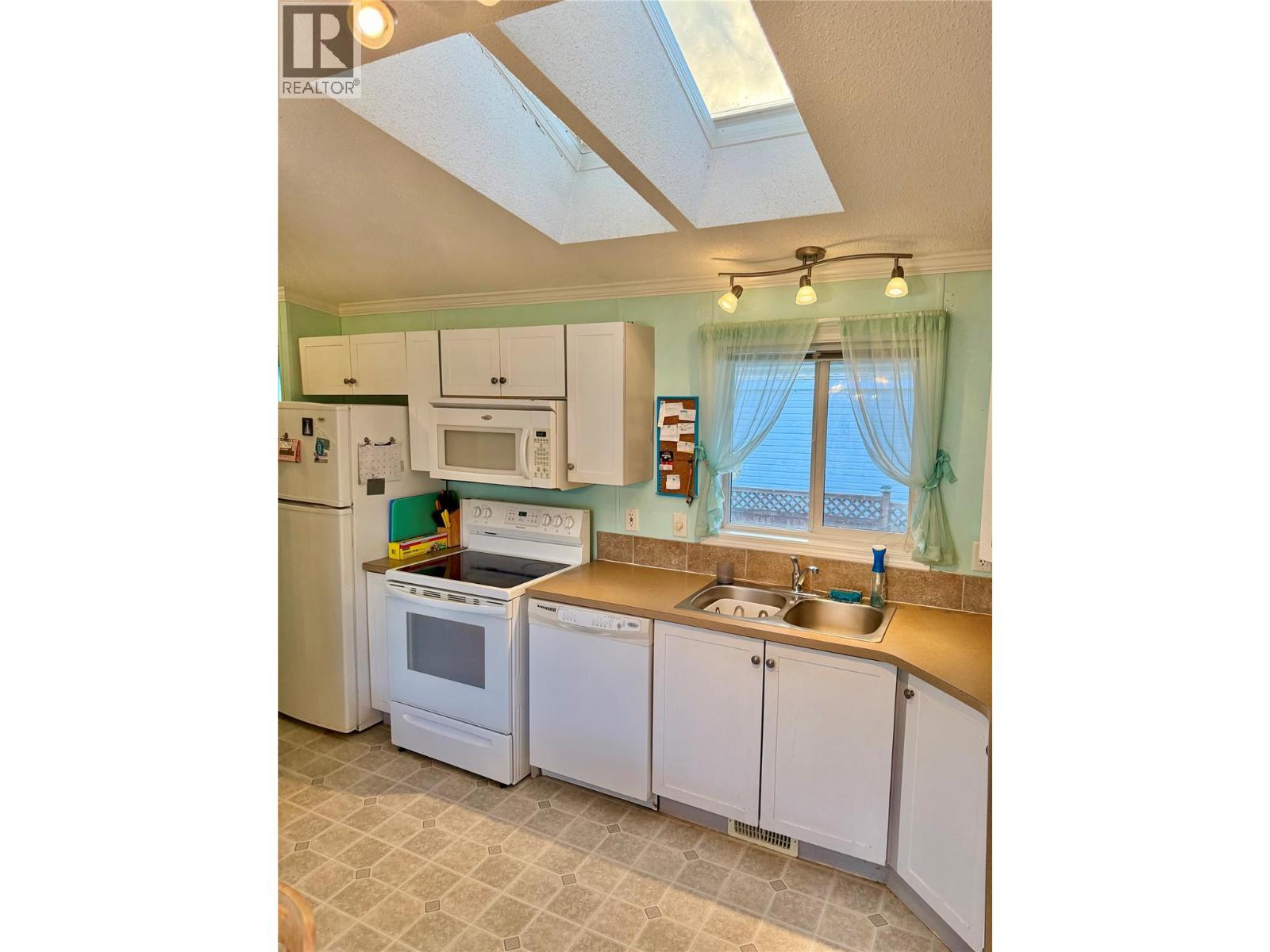 7225 Boundary Drive Unit# 8, Grand Forks, British Columbia  V0H 1V0 - Photo 8 - 10371879