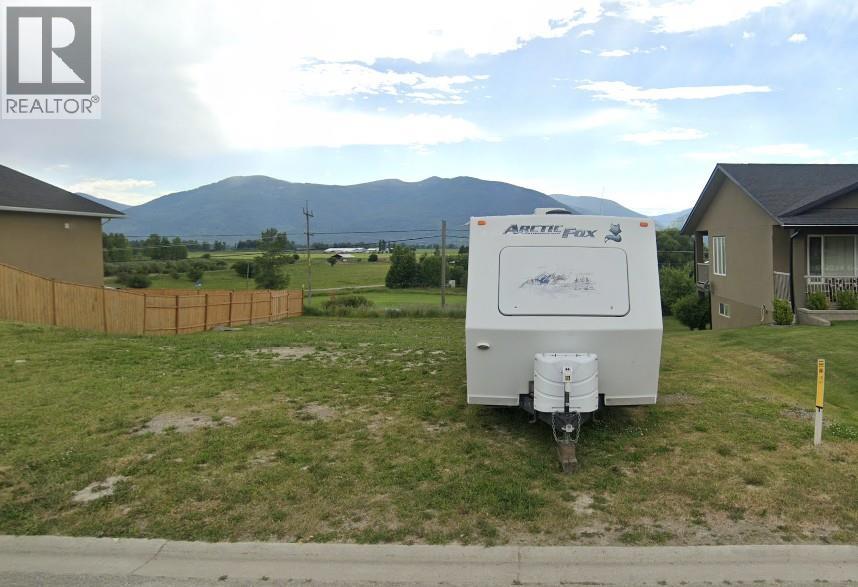 909 Selkirk Drive, Creston, British Columbia  V0B 1G3 - Photo 1 - 10371790