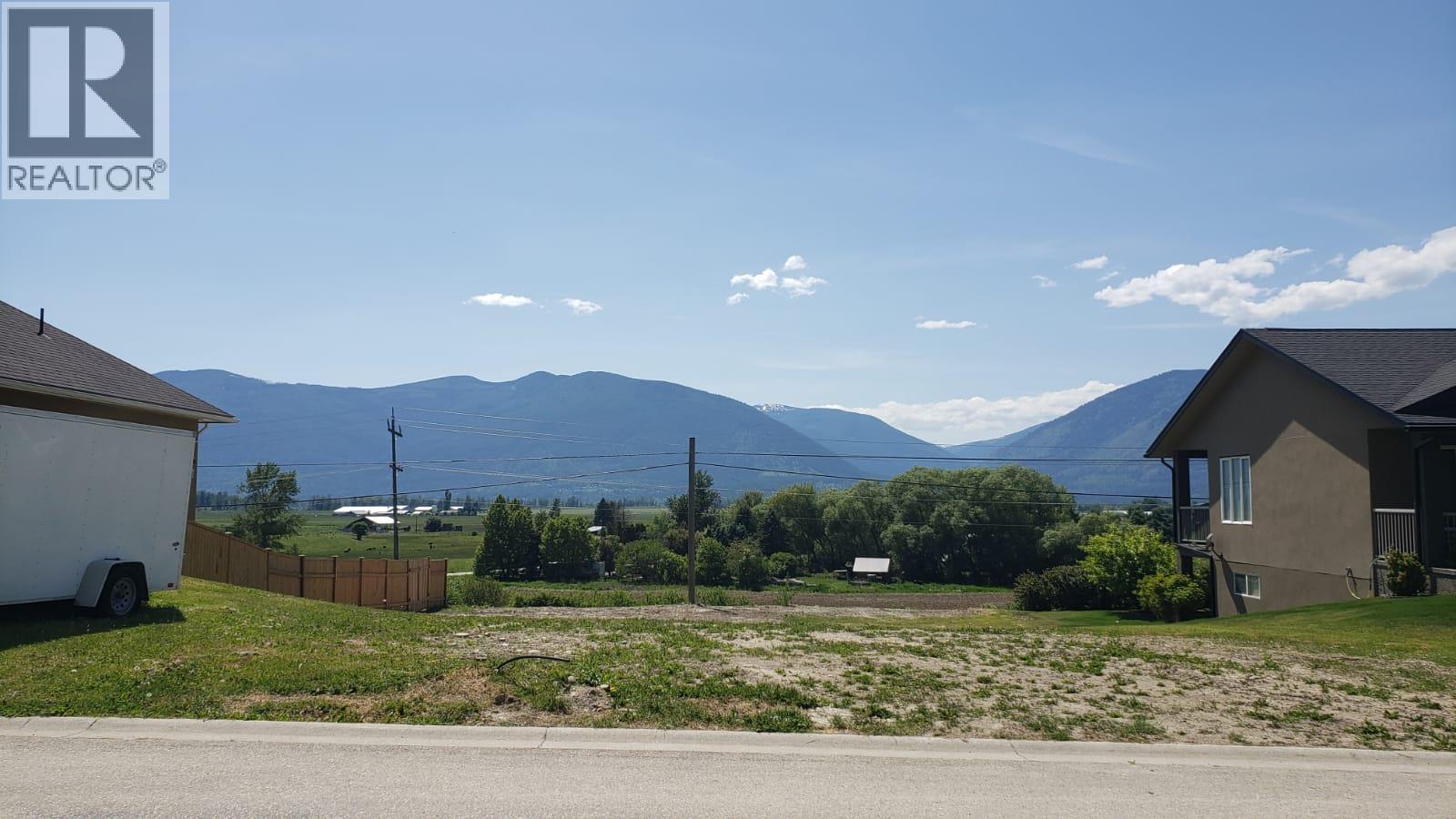 909 Selkirk Drive, Creston, British Columbia  V0B 1G3 - Photo 3 - 10371790