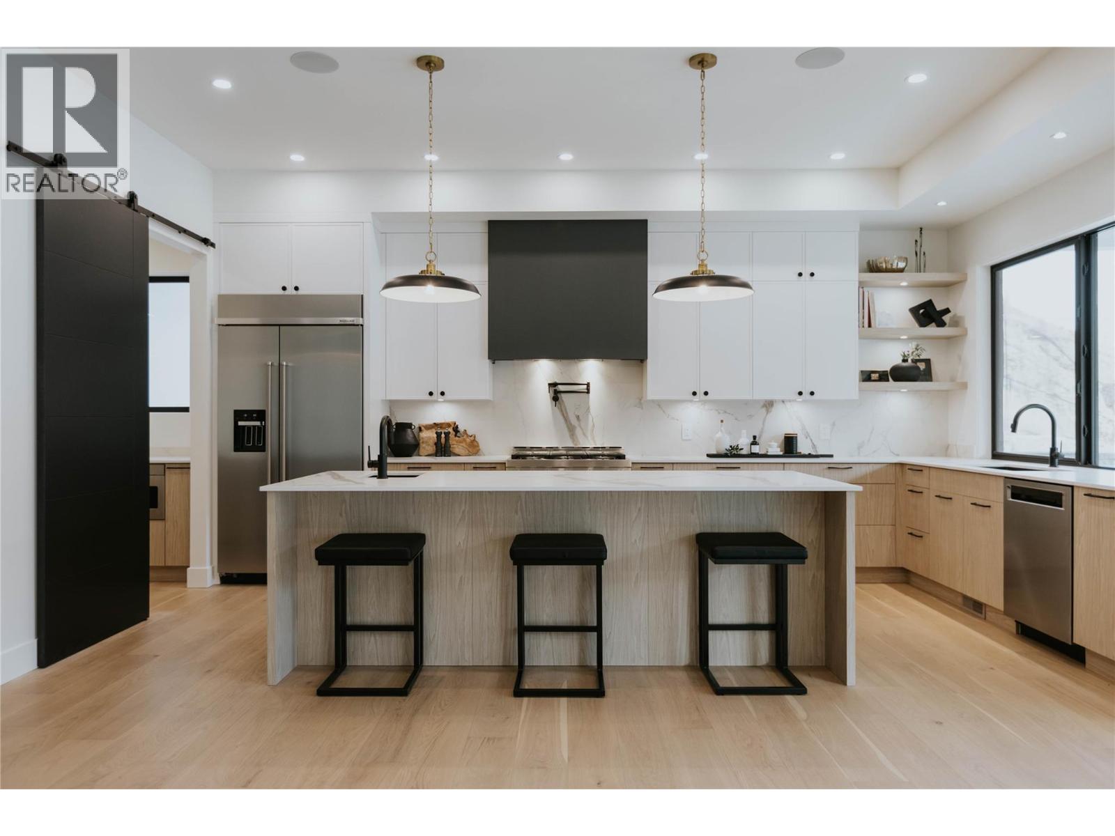 5533 Foothill Court, kelowna, British Columbia