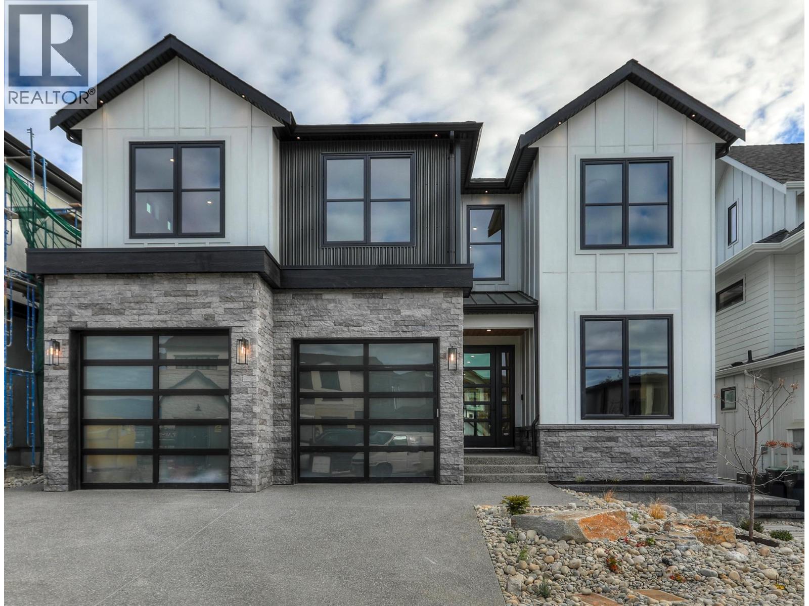 5533 Foothill Court, Kelowna, British Columbia  V1W 0C4 - Photo 3 - 10371715