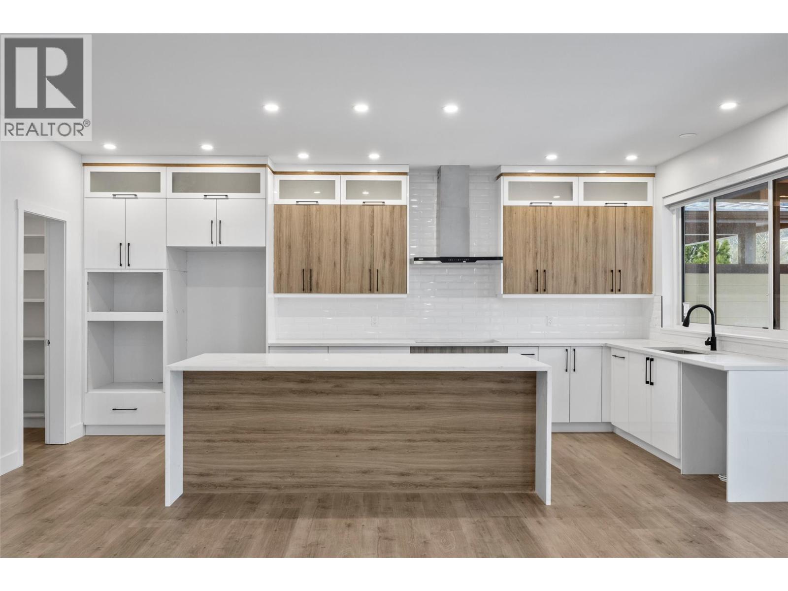 2850 Thompson Drive, Kamloops, British Columbia  V2C 4L7 - Photo 8 - 10372029