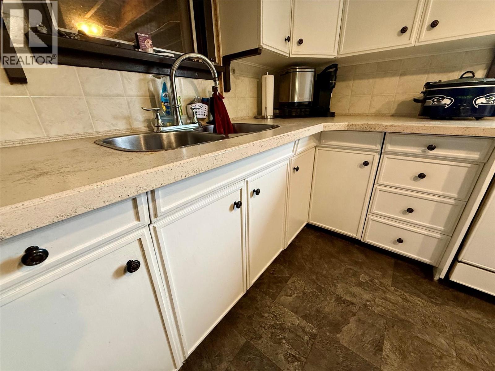 1094 Wanjoff Road, Robson, British Columbia  V0G 1X0 - Photo 10 - 10371827