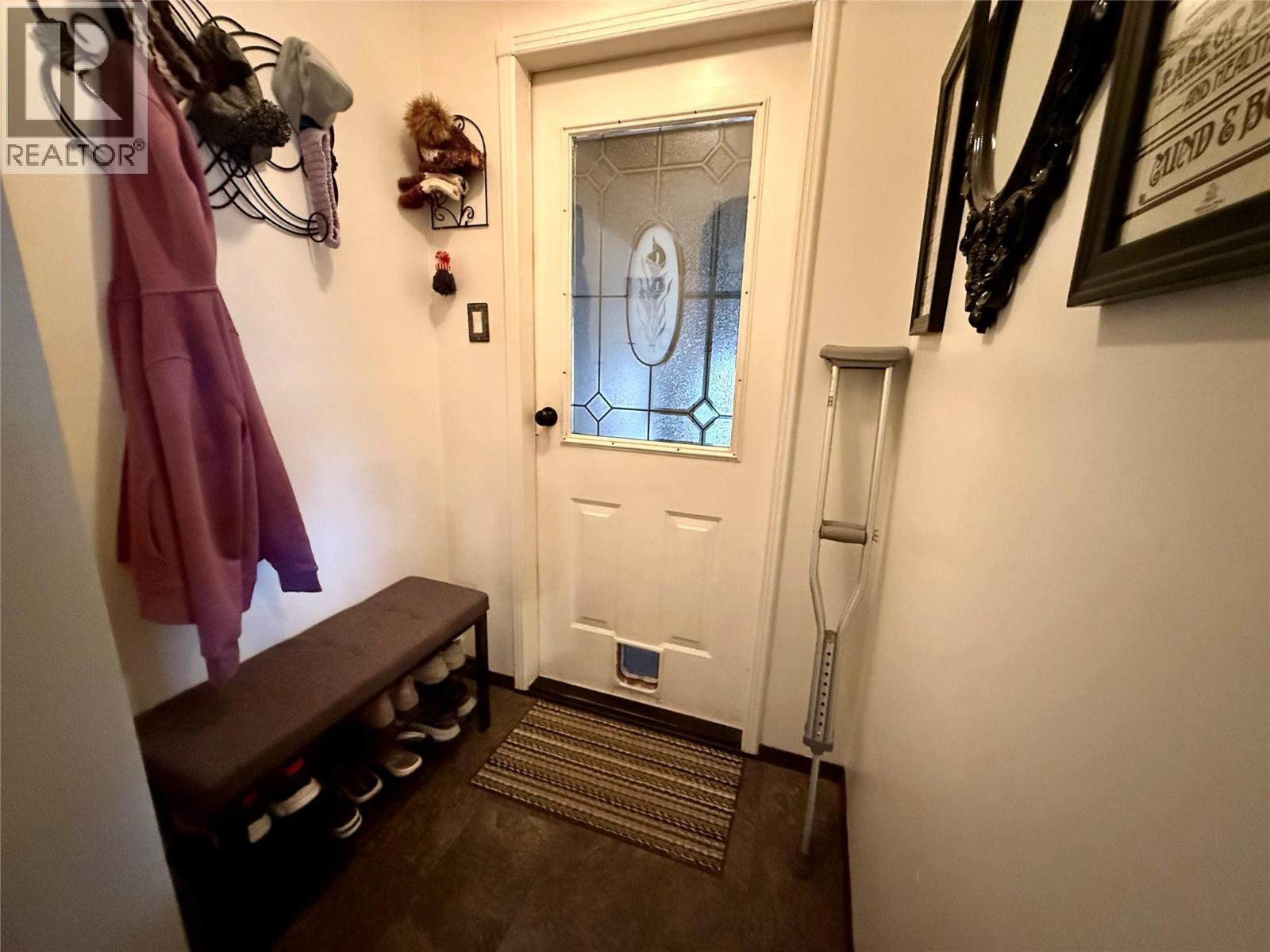 1094 Wanjoff Road, Robson, British Columbia  V0G 1X0 - Photo 3 - 10371827