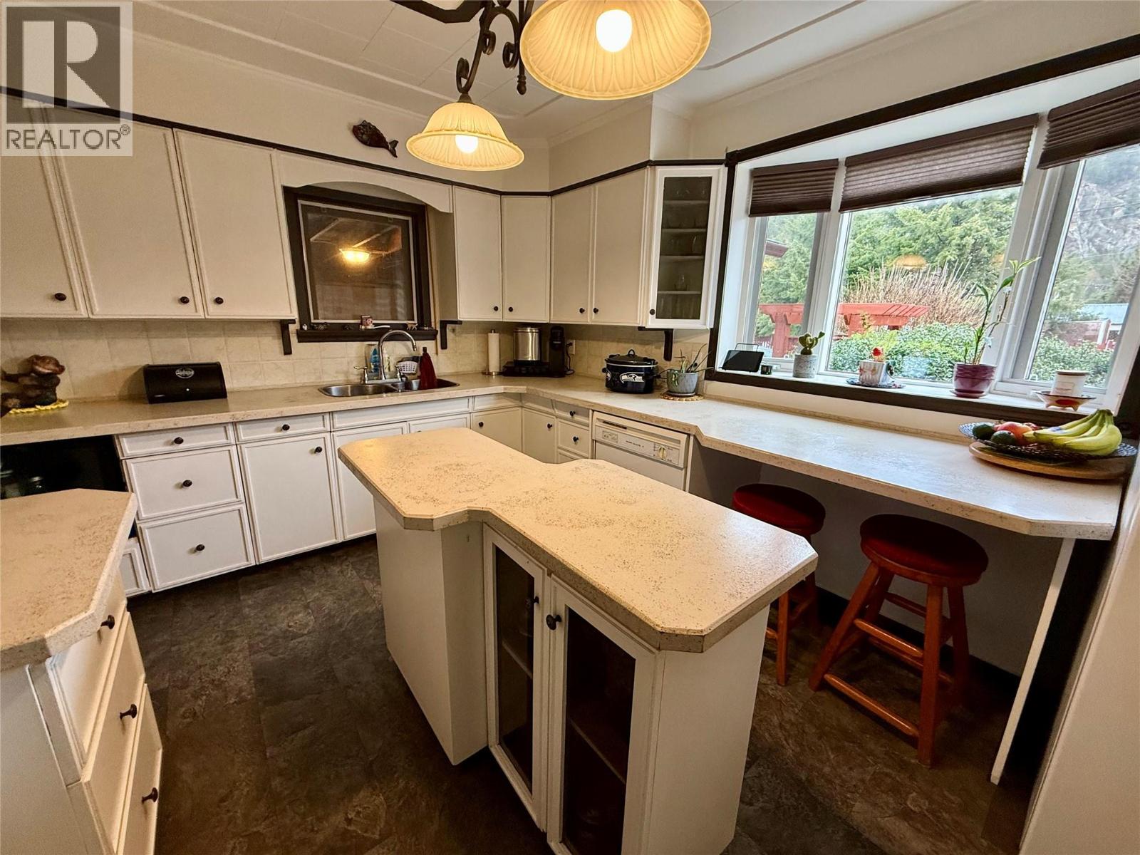 1094 Wanjoff Road, Robson, British Columbia  V0G 1X0 - Photo 5 - 10371827