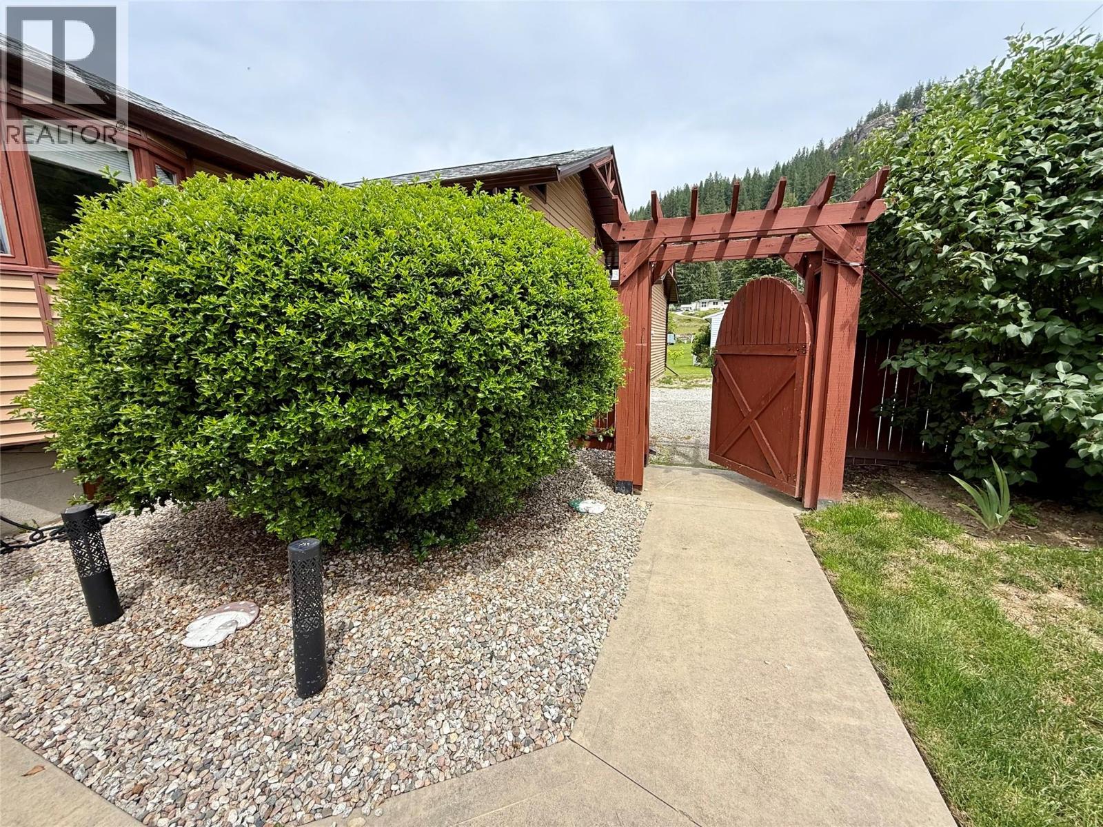 1094 Wanjoff Road, Robson, British Columbia  V0G 1X0 - Photo 50 - 10371827