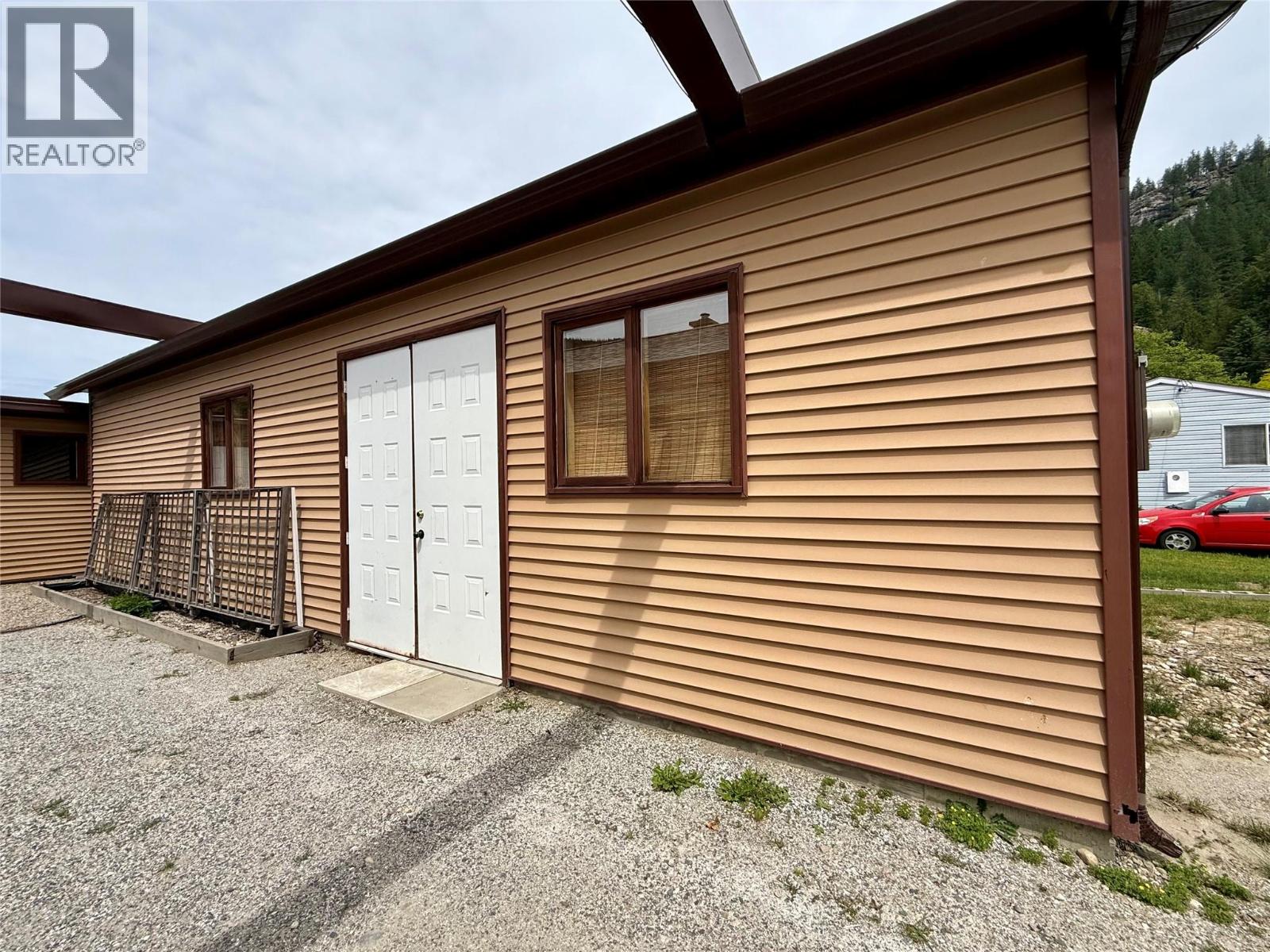 1094 Wanjoff Road, Robson, British Columbia  V0G 1X0 - Photo 51 - 10371827