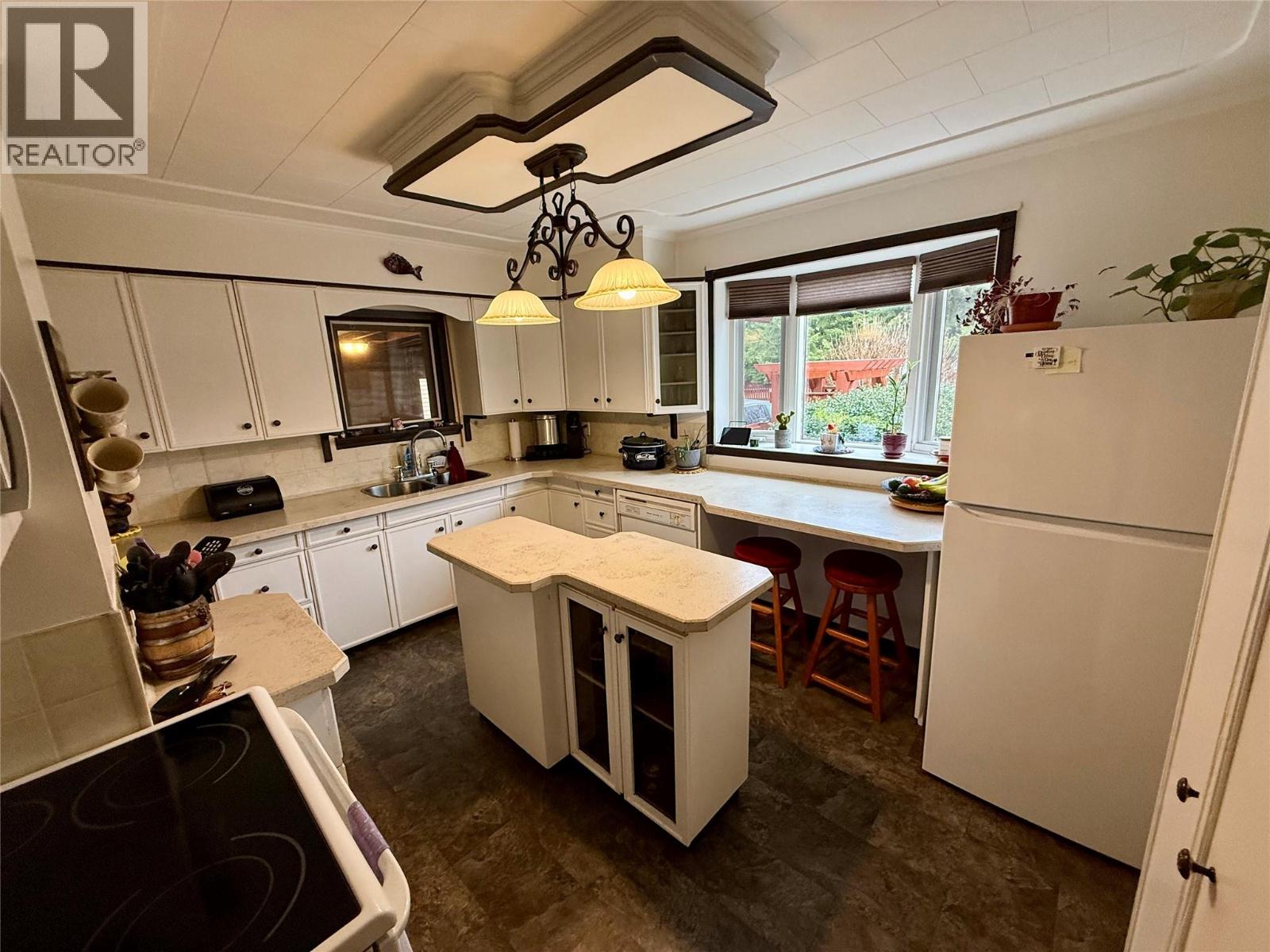 1094 Wanjoff Road, Robson, British Columbia  V0G 1X0 - Photo 8 - 10371827