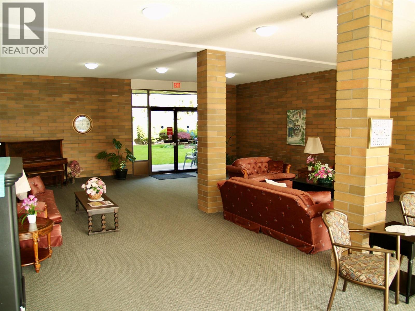 489 Highway 33 W Unit# 121, Kelowna, British Columbia  V1X 1Y2 - Photo 4 - 10371921