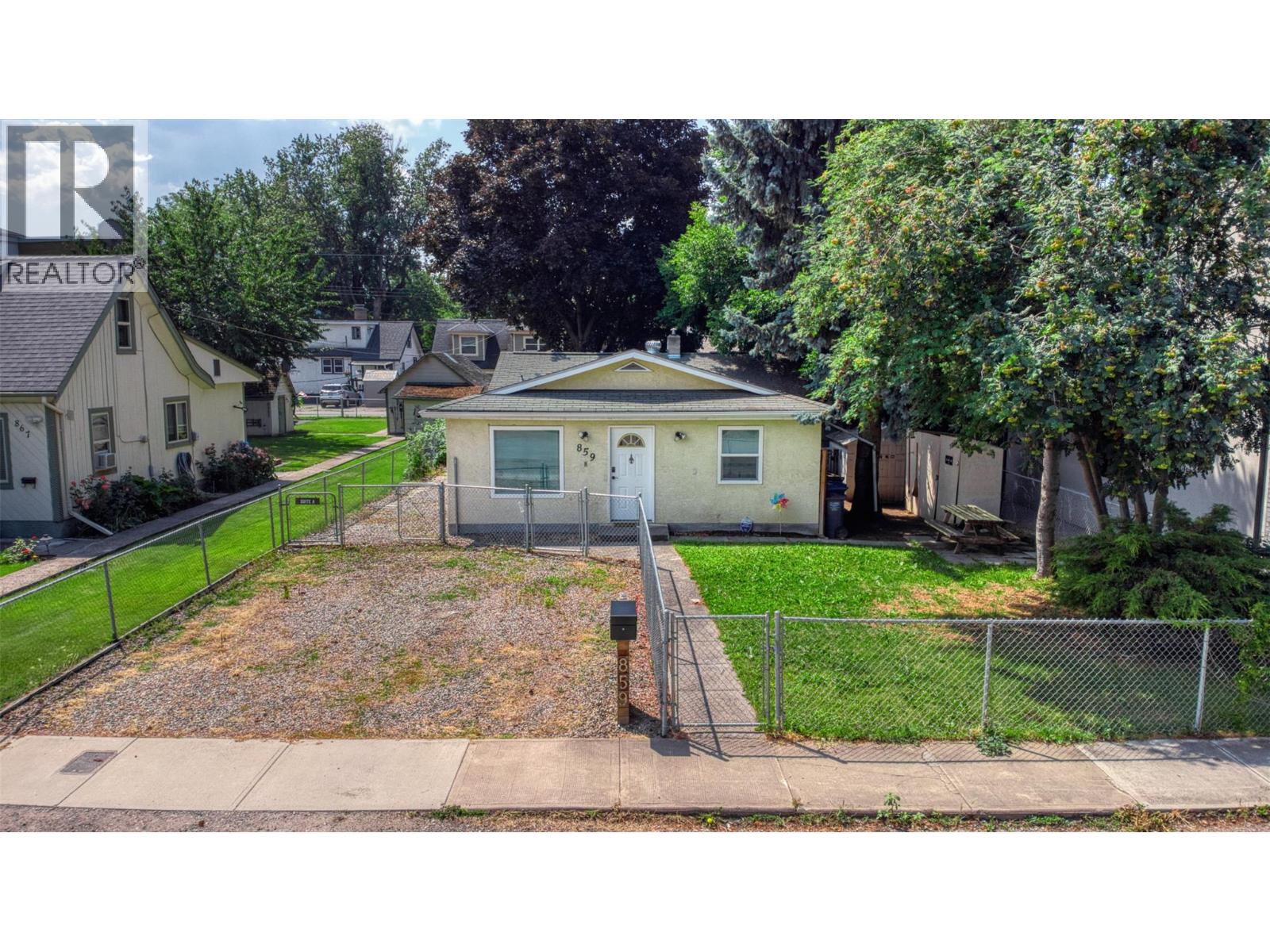 859 Lawson Avenue, Kelowna, British Columbia  V1Y 6S9 - Photo 4 - 10371942