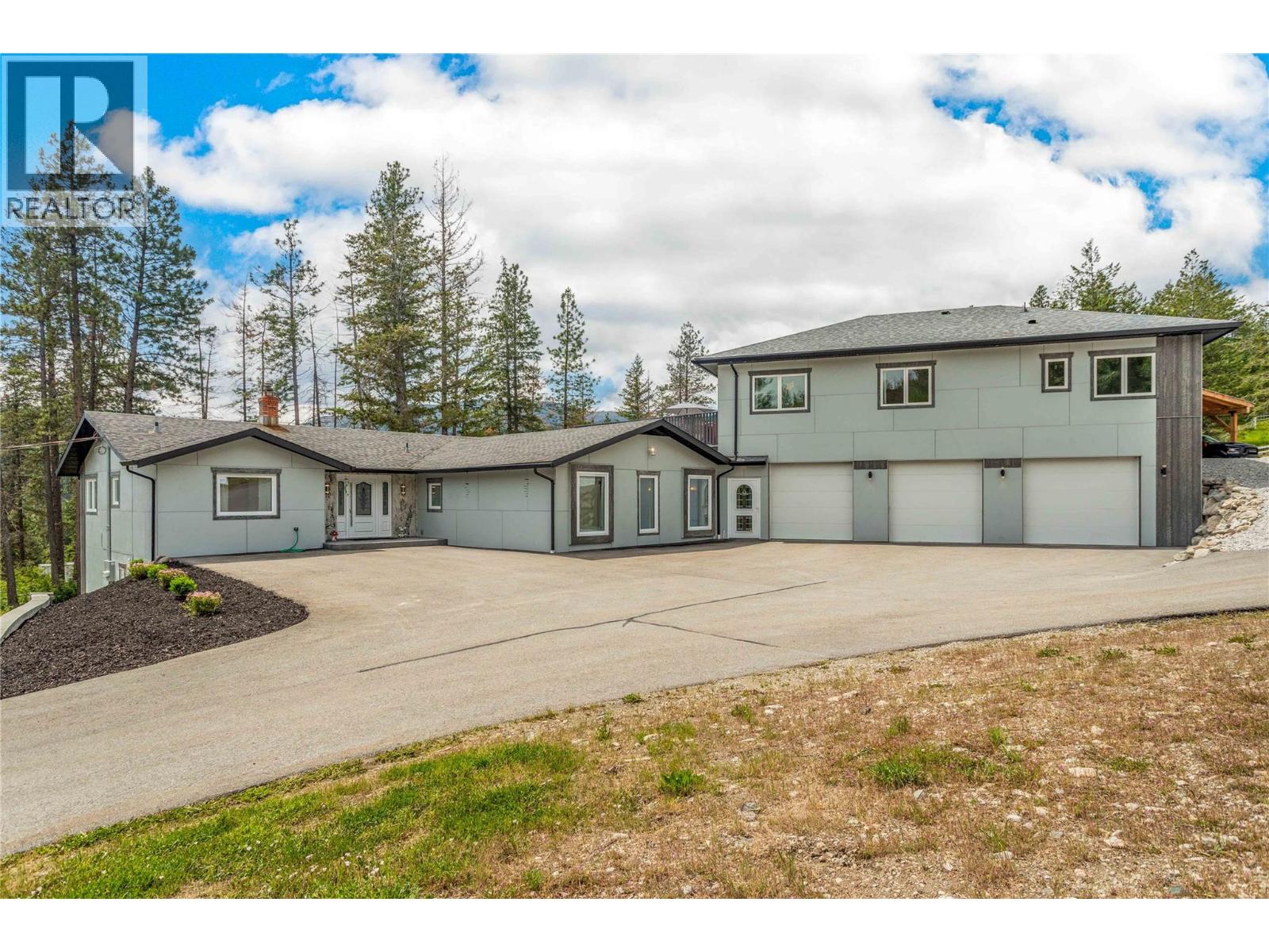5308 Law Street, Peachland, British Columbia  V0H 1X8 - Photo 3 - 10371894