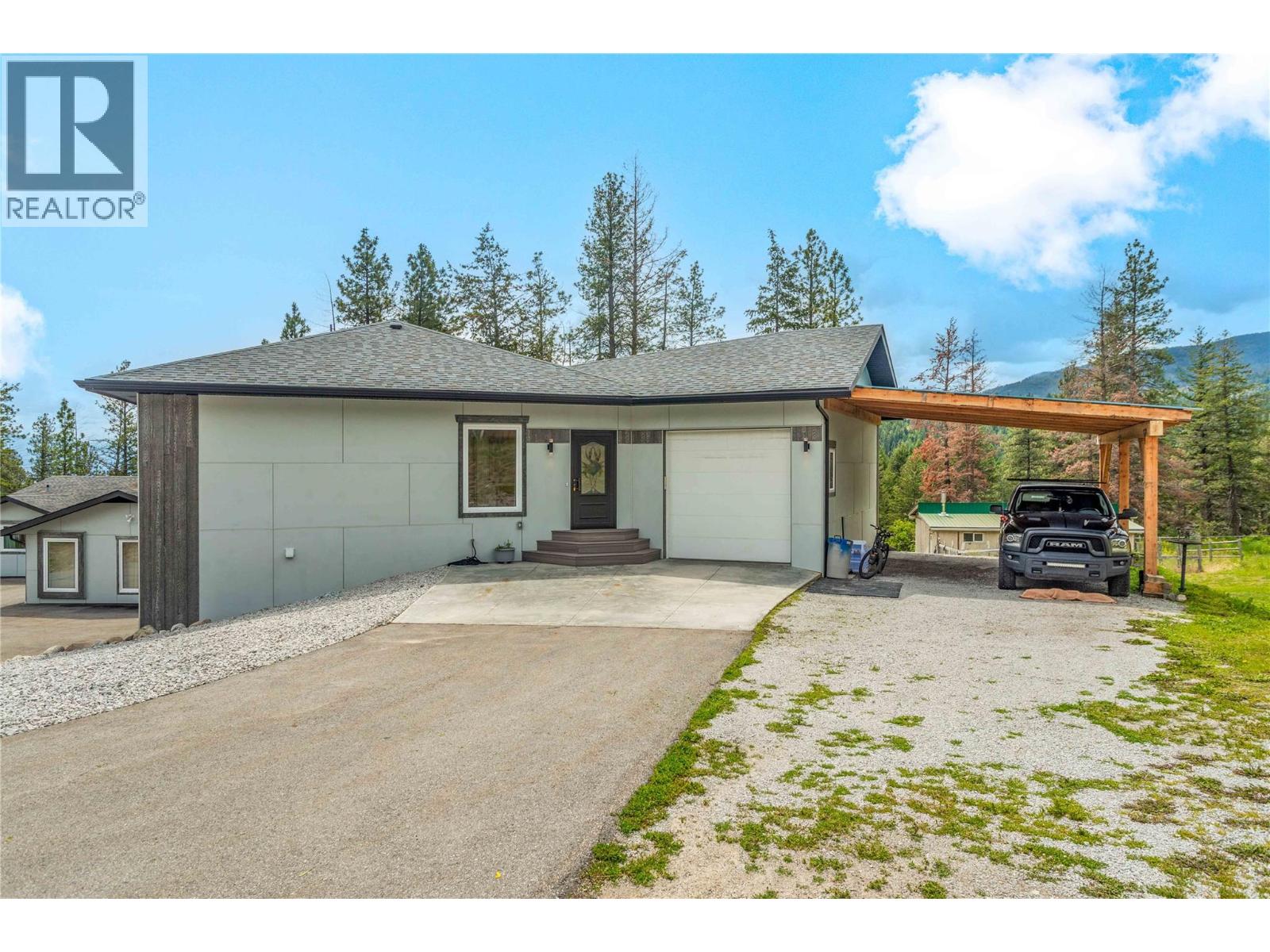 5308 Law Street, Peachland, British Columbia  V0H 1X8 - Photo 5 - 10371894