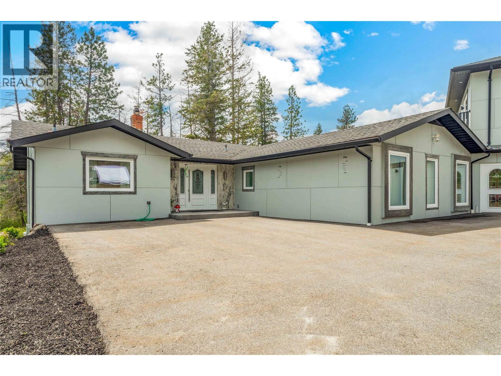 5308 Law Street, Peachland, British Columbia  V0H 1X8 - Photo 6 - 10371894