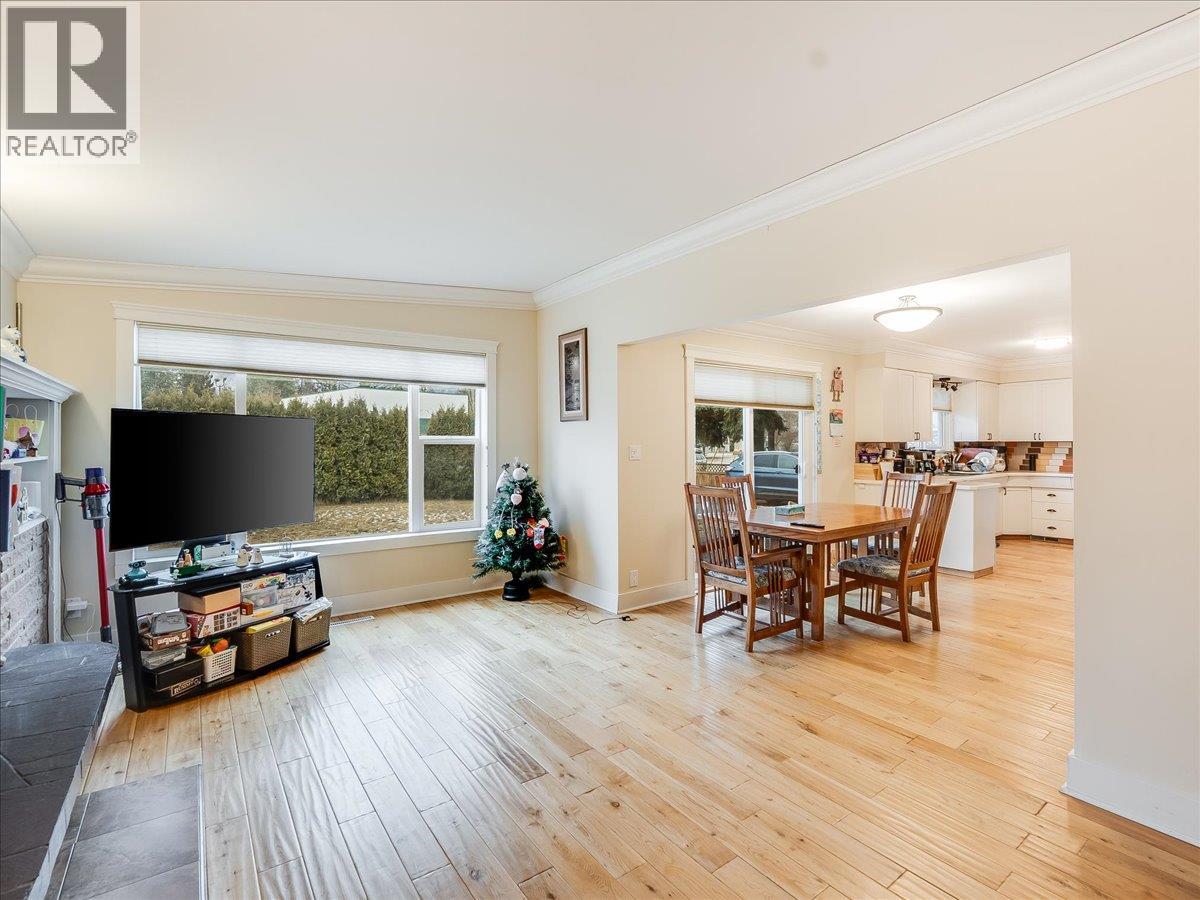2270 10th Avenue, Castlegar, British Columbia  V1N 2Z7 - Photo 18 - 10372024