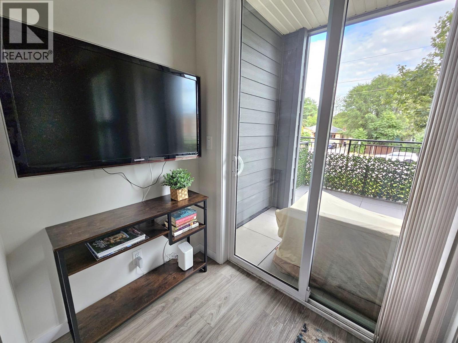 1800 Richter Street Unit# 102, Kelowna, British Columbia  V1Y 0G9 - Photo 3 - 10372102