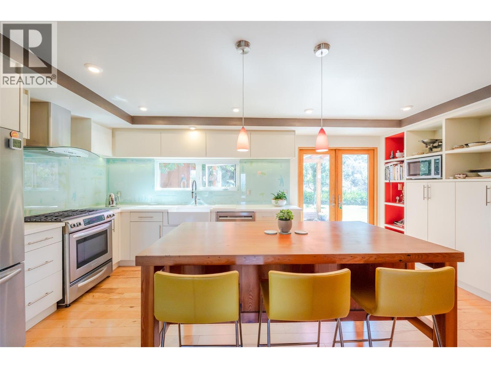 830 Three Mile Road, Penticton, British Columbia  V2A 8T7 - Photo 11 - 10371936