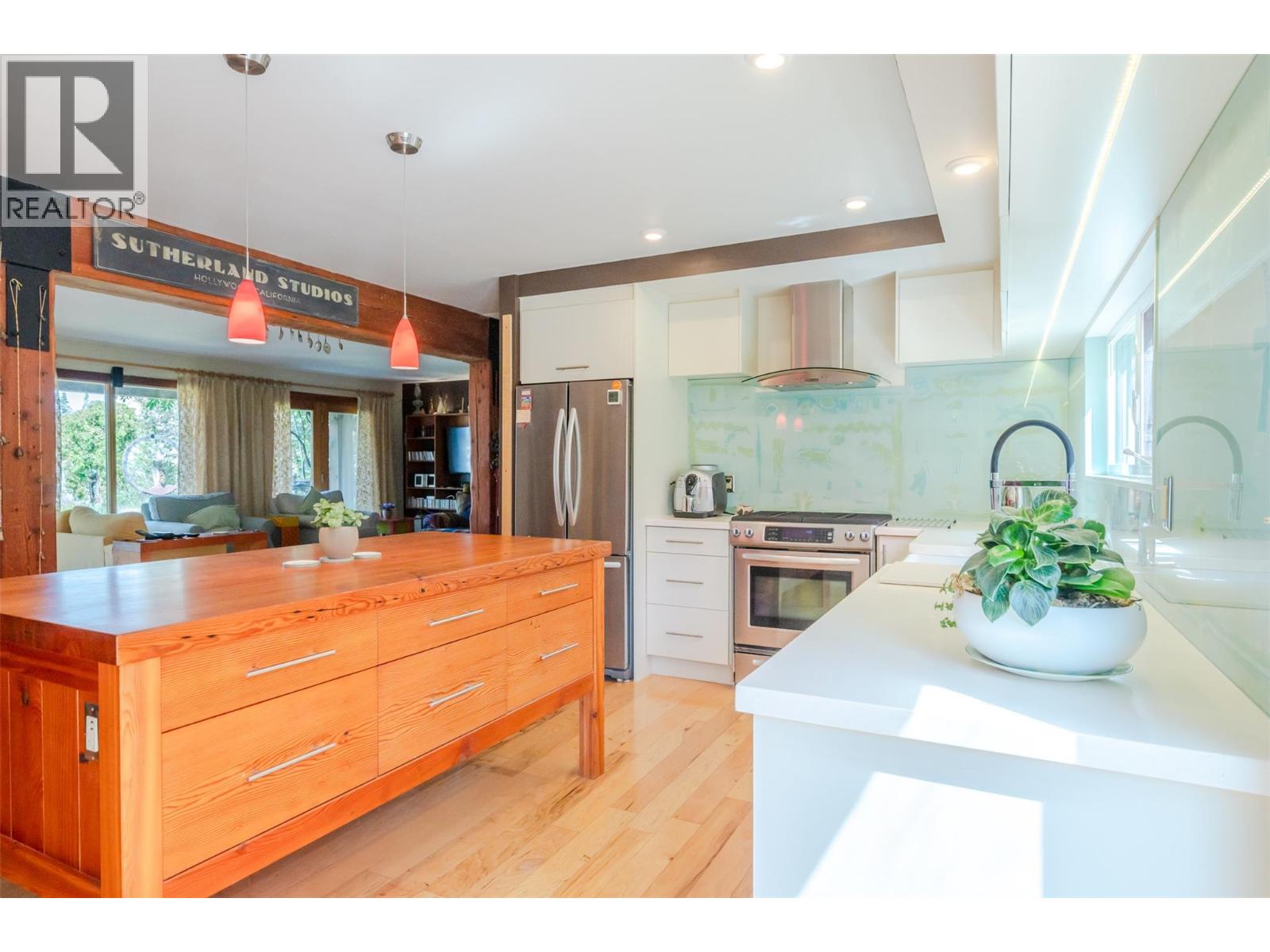 830 Three Mile Road, Penticton, British Columbia  V2A 8T7 - Photo 17 - 10371936