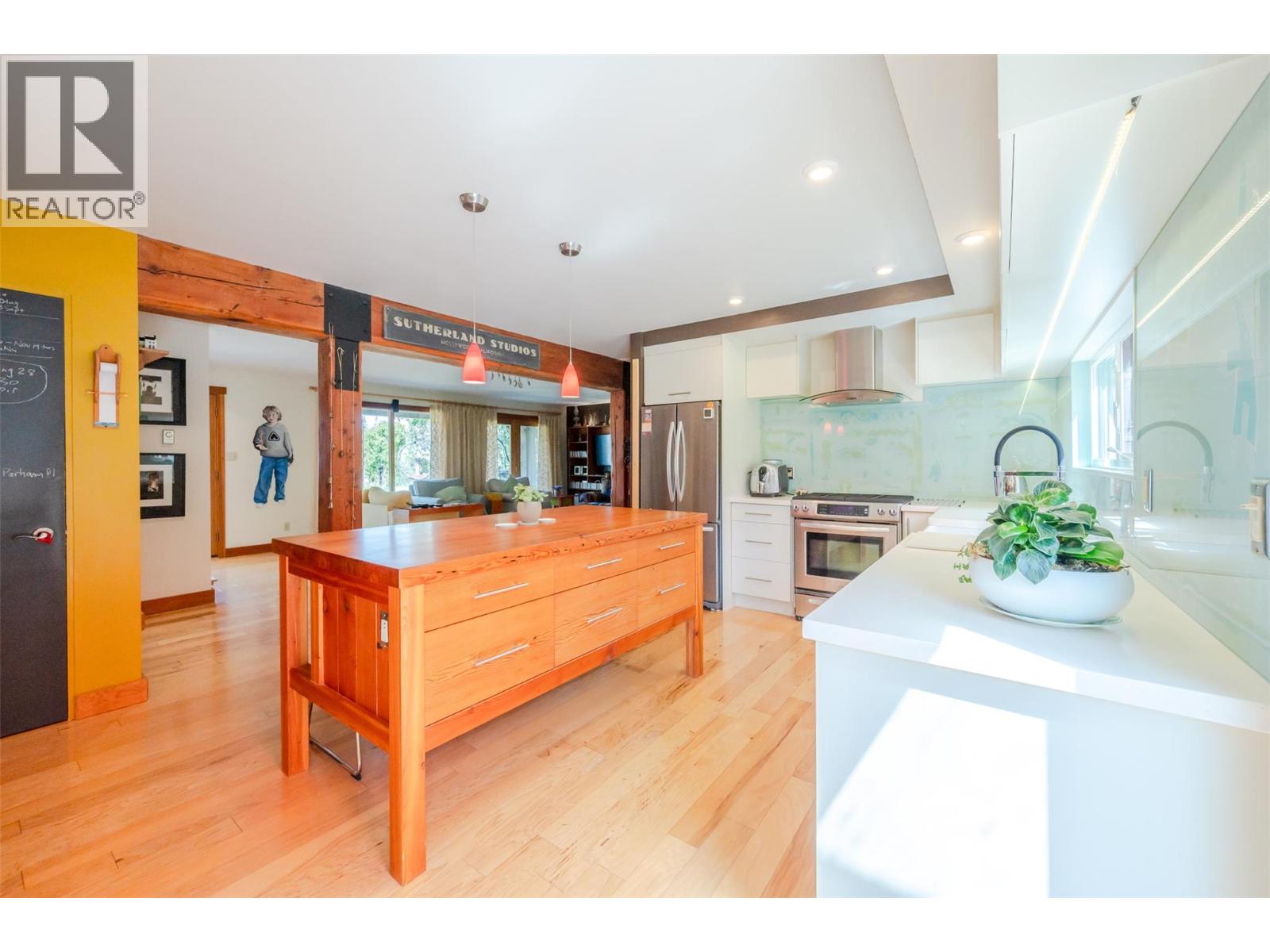 830 Three Mile Road, Penticton, British Columbia  V2A 8T7 - Photo 19 - 10371936