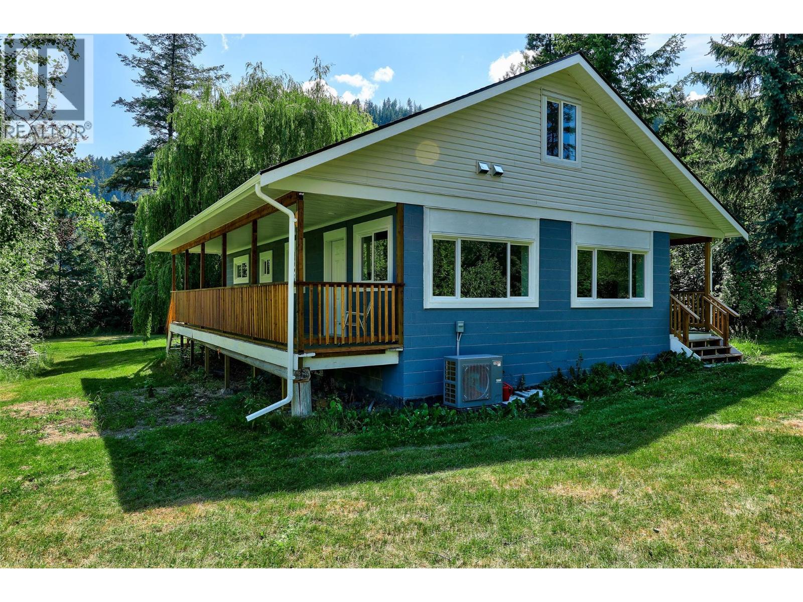 228 Webb Road, Little Fort, British Columbia  V0E 2C0 - Photo 3 - 10371912