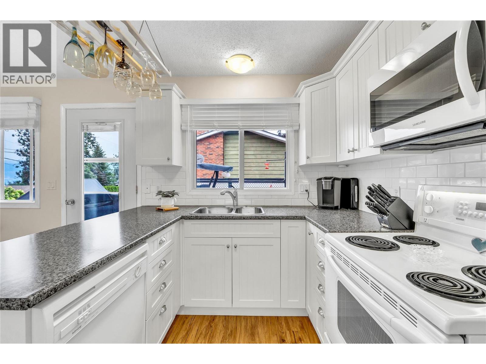 2887 Aberdeen Road, West Kelowna, British Columbia  V4T 1J7 - Photo 2 - 10371944