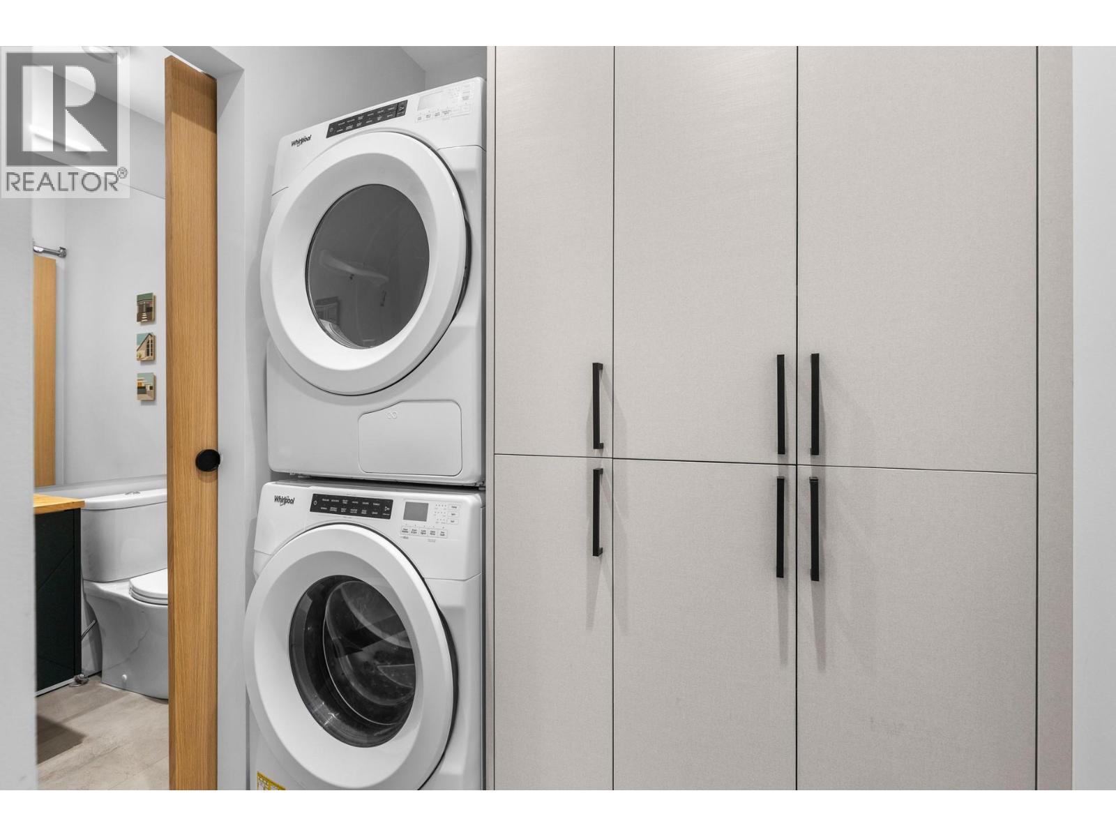 4043 Lakeside Road, Penticton, British Columbia  V2A 8W3 - Photo 11 - 10372066