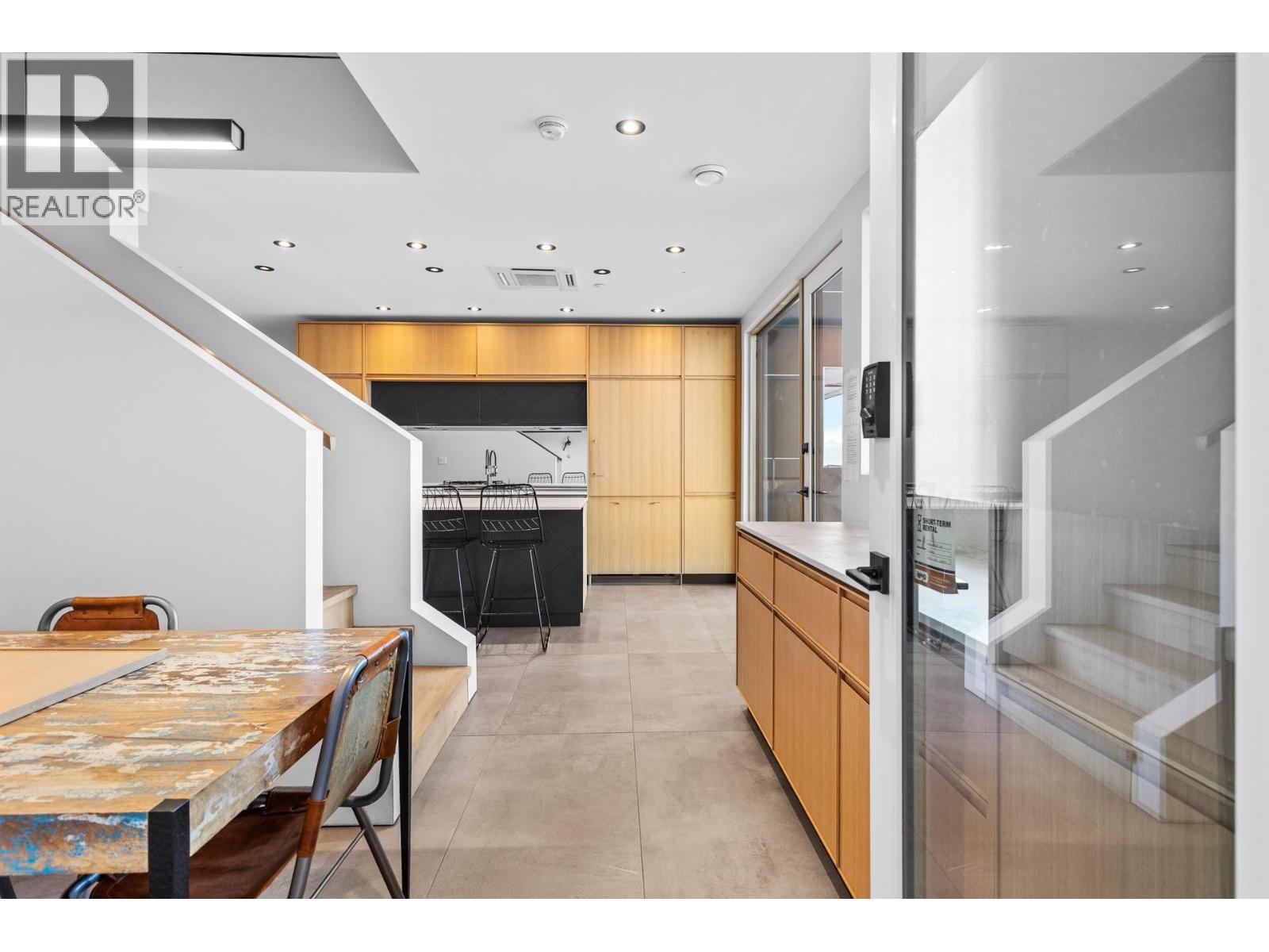 4043 Lakeside Road, Penticton, British Columbia  V2A 8W3 - Photo 15 - 10372066