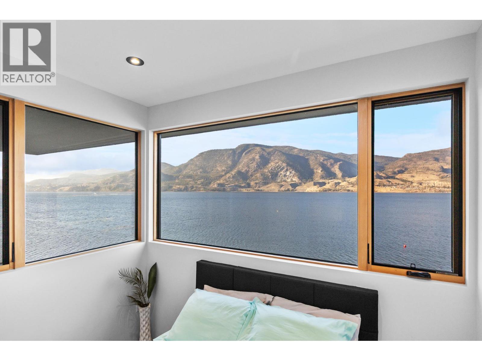 4043 Lakeside Road, Penticton, British Columbia  V2A 8W3 - Photo 24 - 10372066