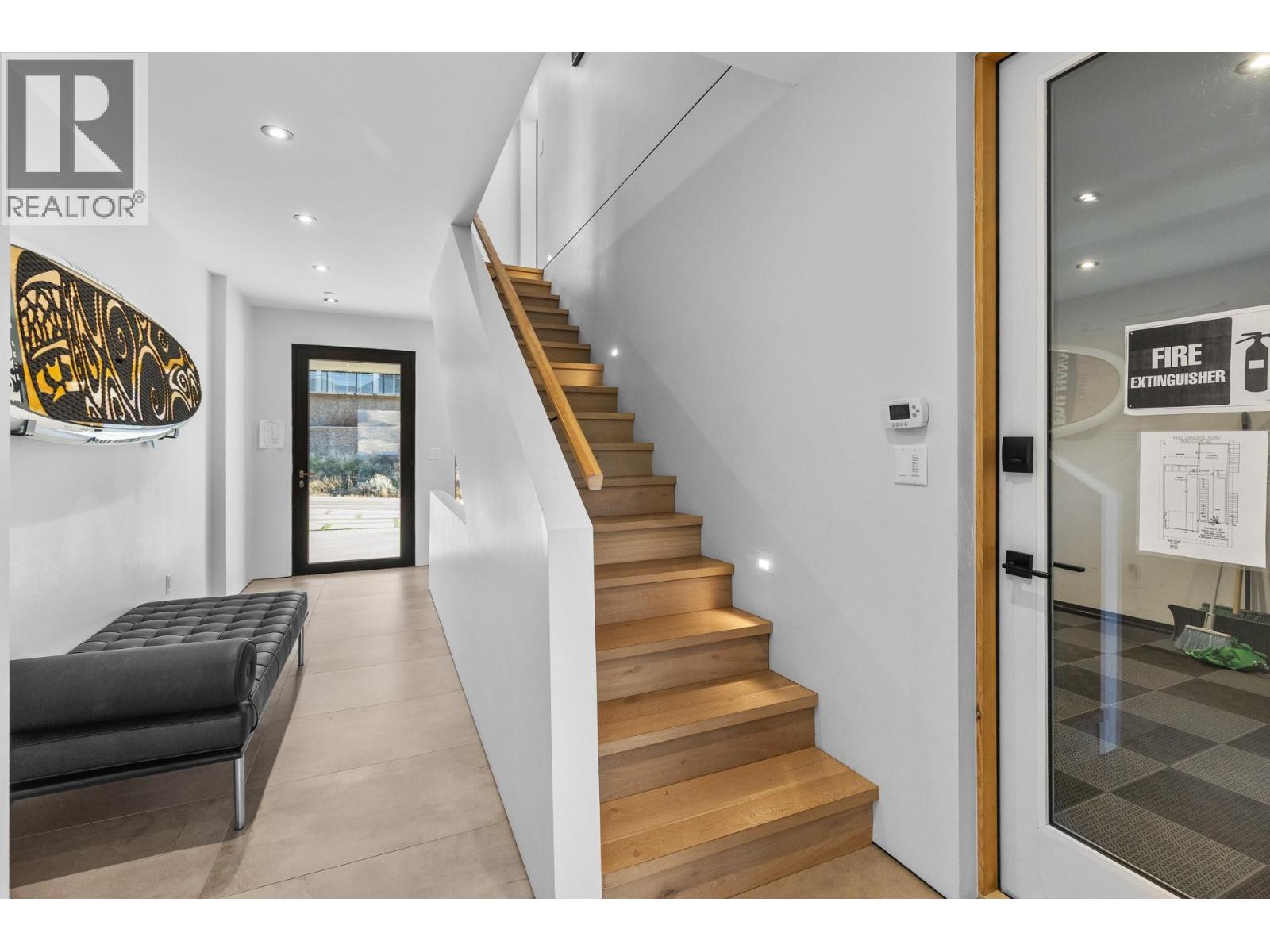 4043 Lakeside Road, Penticton, British Columbia  V2A 8W3 - Photo 27 - 10372066